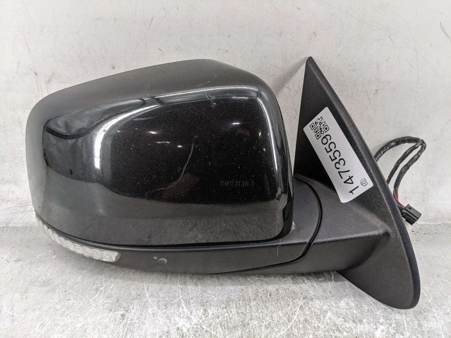 2011-2021 Dodge Durango Passenger Side View Mirror - Right Door Mirror OEM Used - Oemusedautoparts1.com