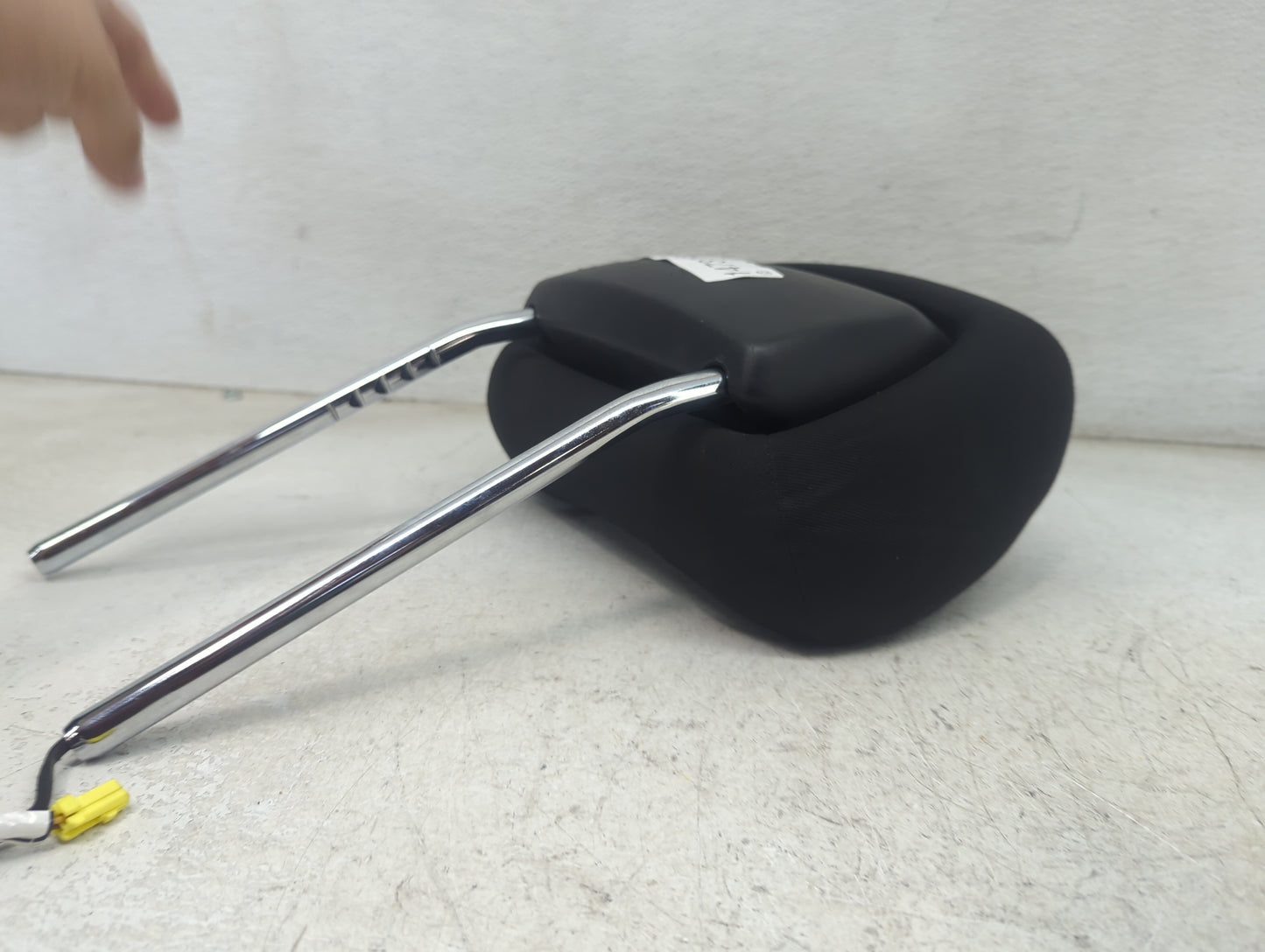 2014 Dodge Durango Headrest Head Rest Front Driver Seat Black - Oemusedautoparts1.com