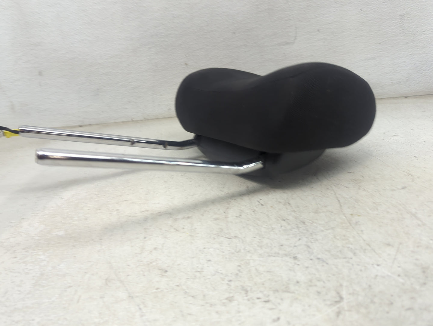 2014 Dodge Durango Headrest Head Rest Front Driver Seat Black - Oemusedautoparts1.com