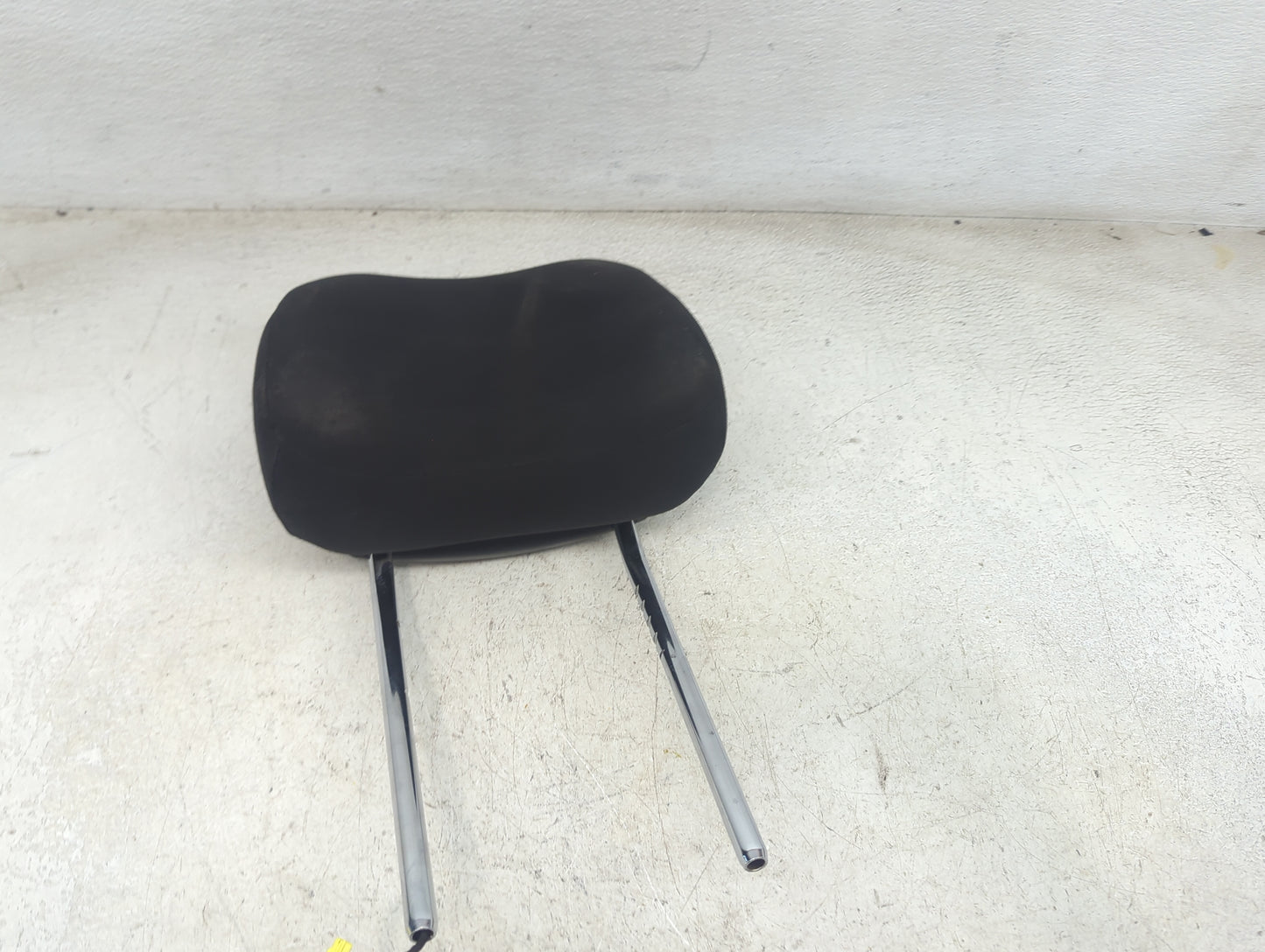 2014 Dodge Durango Headrest Head Rest Front Driver Seat Black - Oemusedautoparts1.com