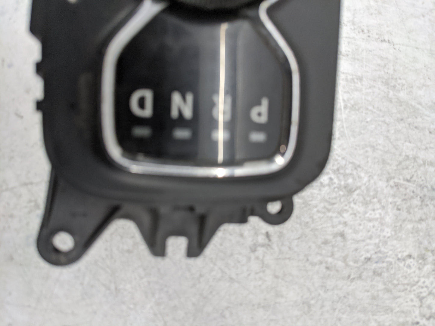 2014 Dodge Durango Floor Console Assembly Shifter - Oemusedautoparts1.com