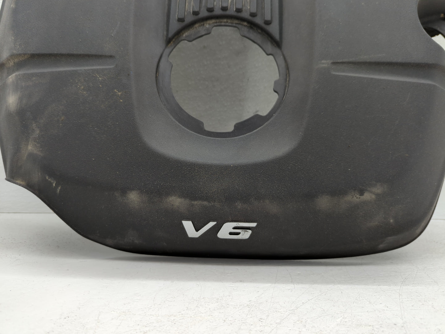 2014 Dodge Durango Engine Cover - Oemusedautoparts1.com