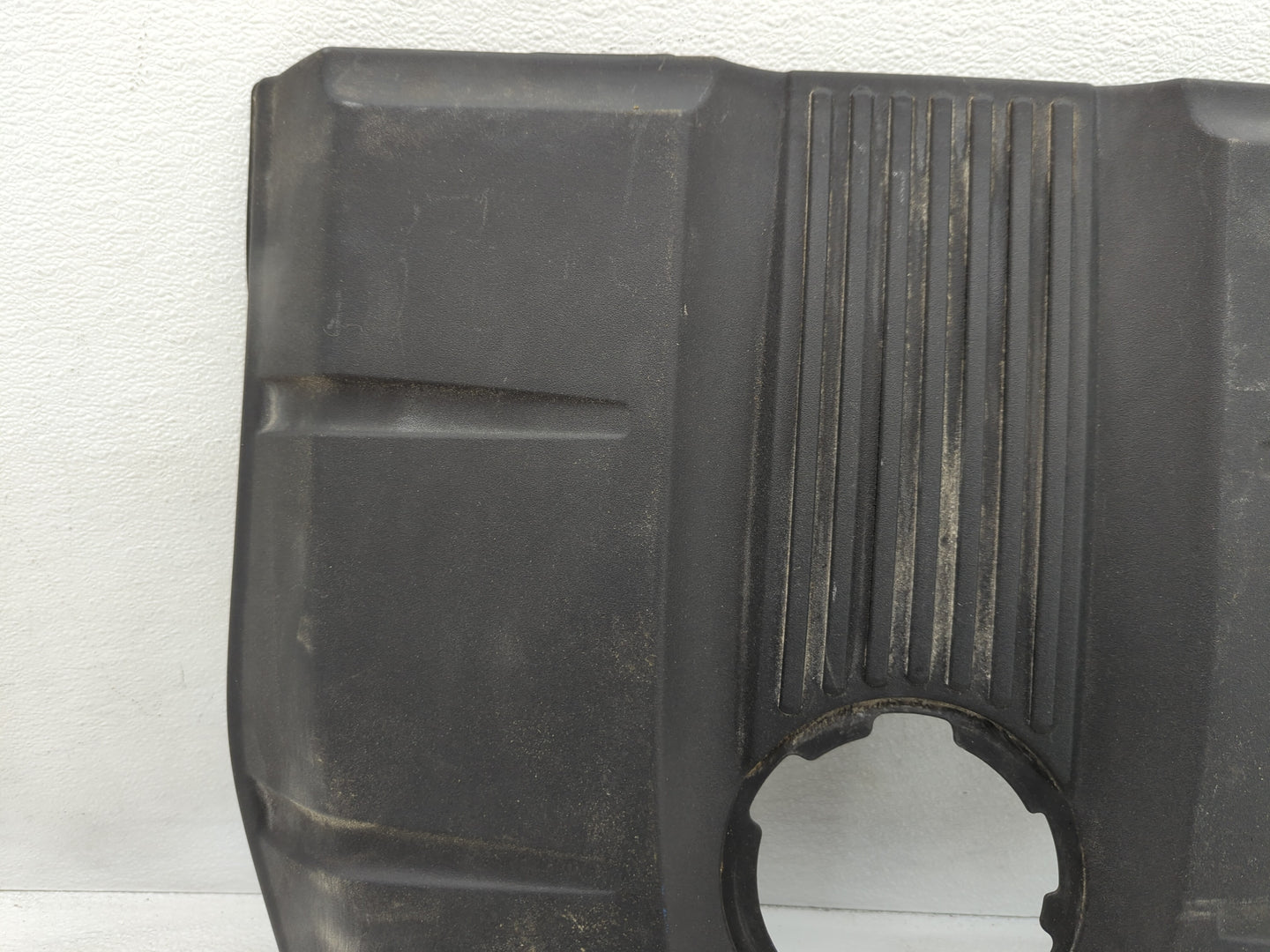 2014 Dodge Durango Engine Cover - Oemusedautoparts1.com