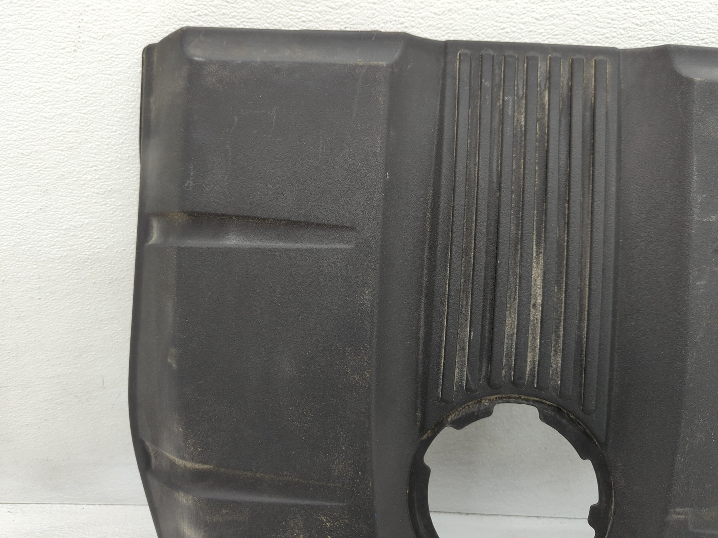 2014 Dodge Durango Engine Cover - Oemusedautoparts1.com