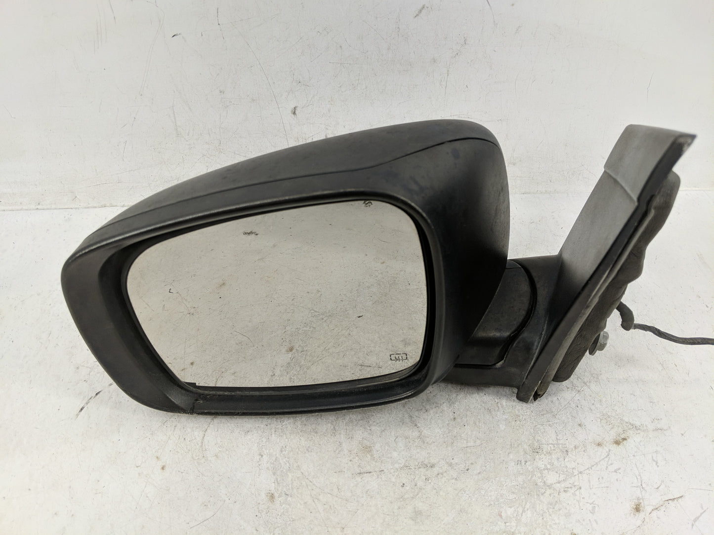 2011-2020 Dodge Grand Caravan Side Mirror Replacement Driver Left View Door Mirror Fits OEM Used Auto Parts - Oemusedautopar