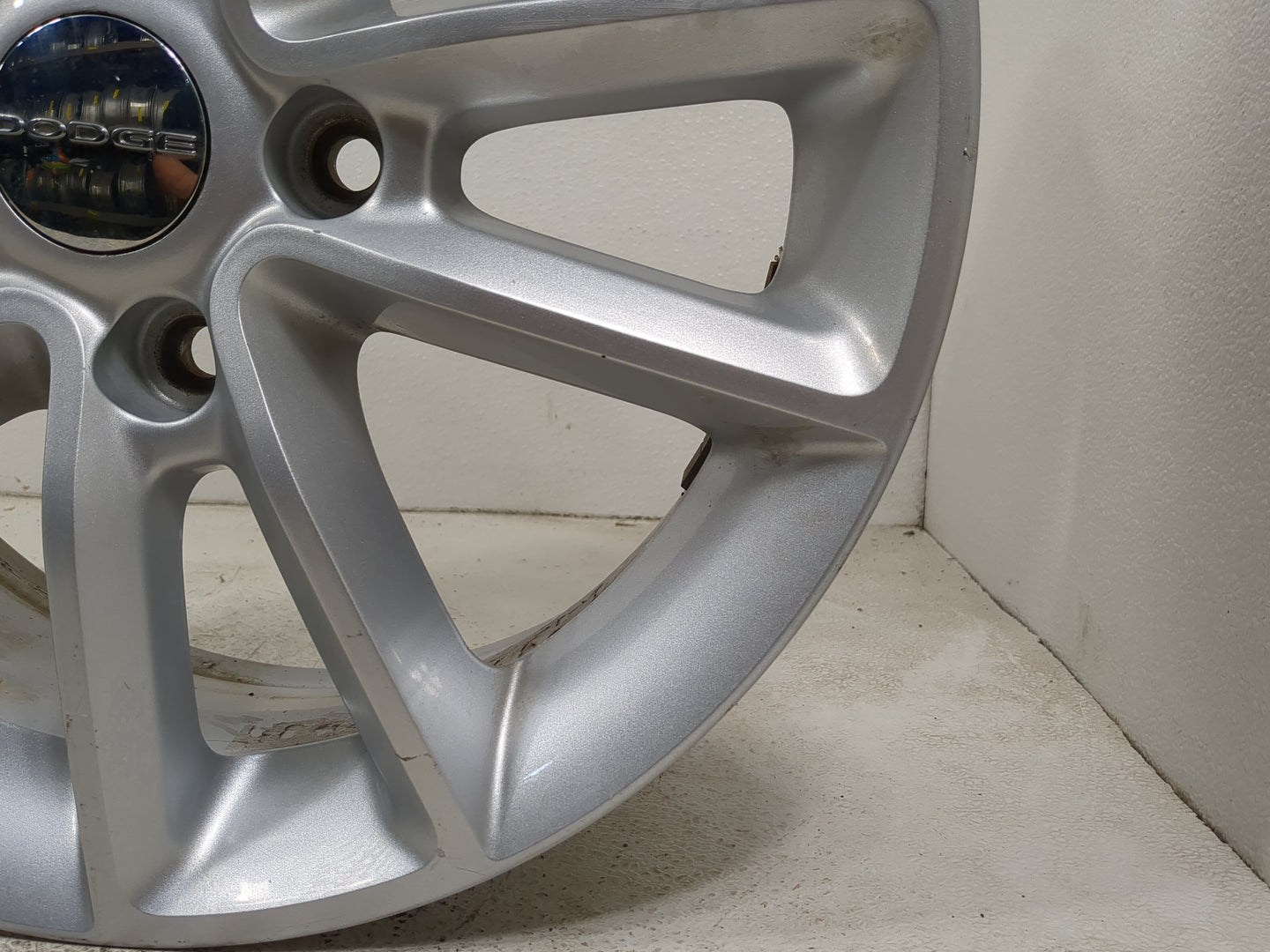 2017-2020 Dodge Grand Caravan Oem Wheel Rim 1397353 - Oemusedautoparts1.com