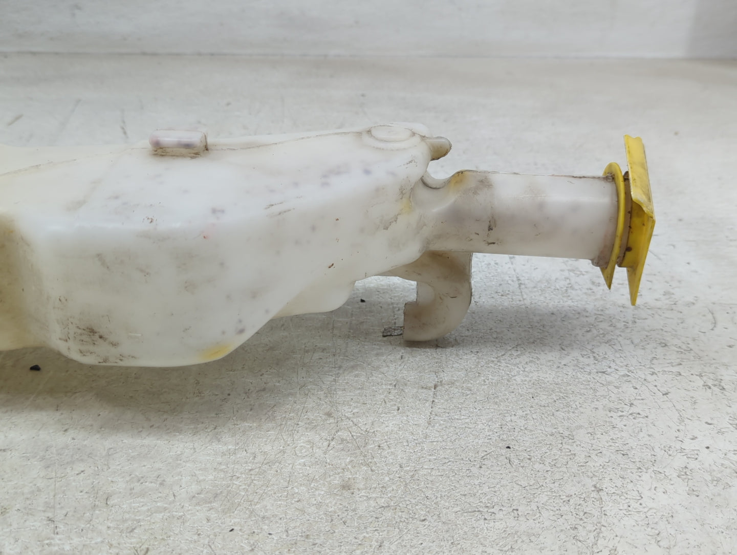 2008 Dodge Grand Caravan Radiator Coolant Overflow Expansion Tank Bottle - Oemusedautoparts1.com