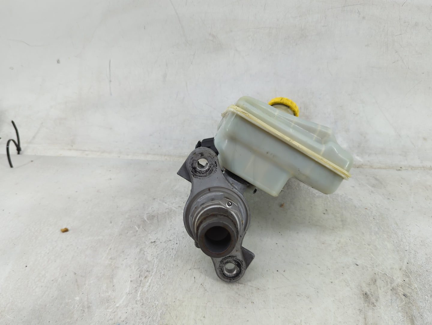 2012-2020 Dodge Grand Caravan Brake Master Cylinder 1490900 - Oemusedautoparts1.com