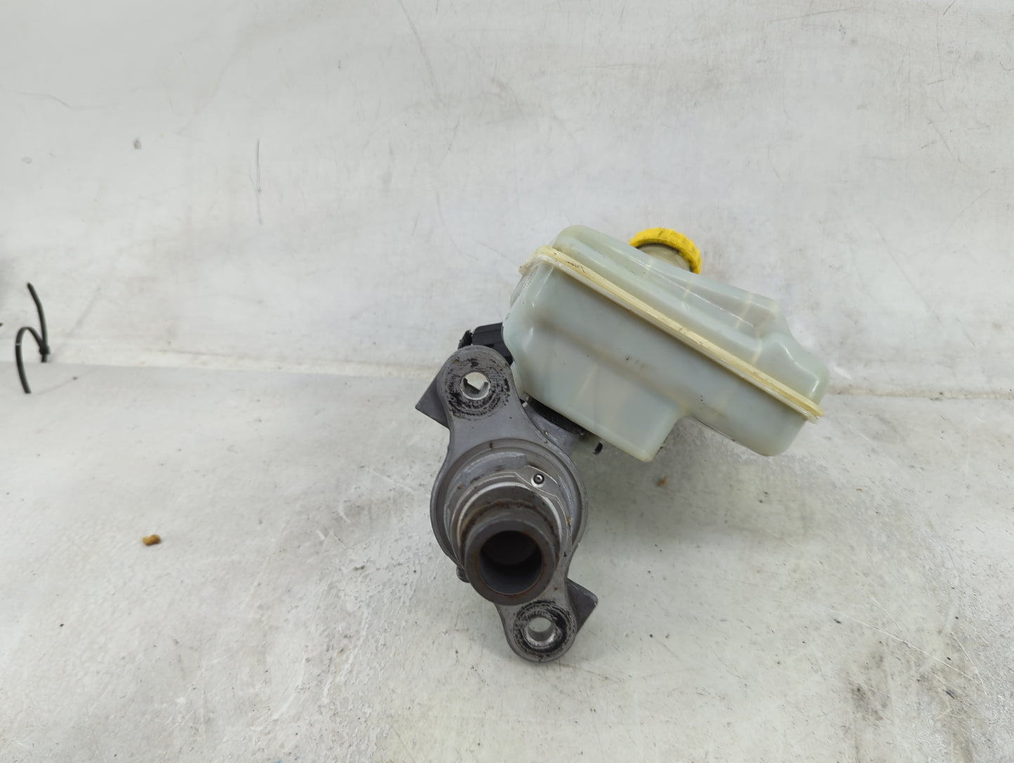 2012-2020 Dodge Grand Caravan Brake Master Cylinder 1490900 - Oemusedautoparts1.com