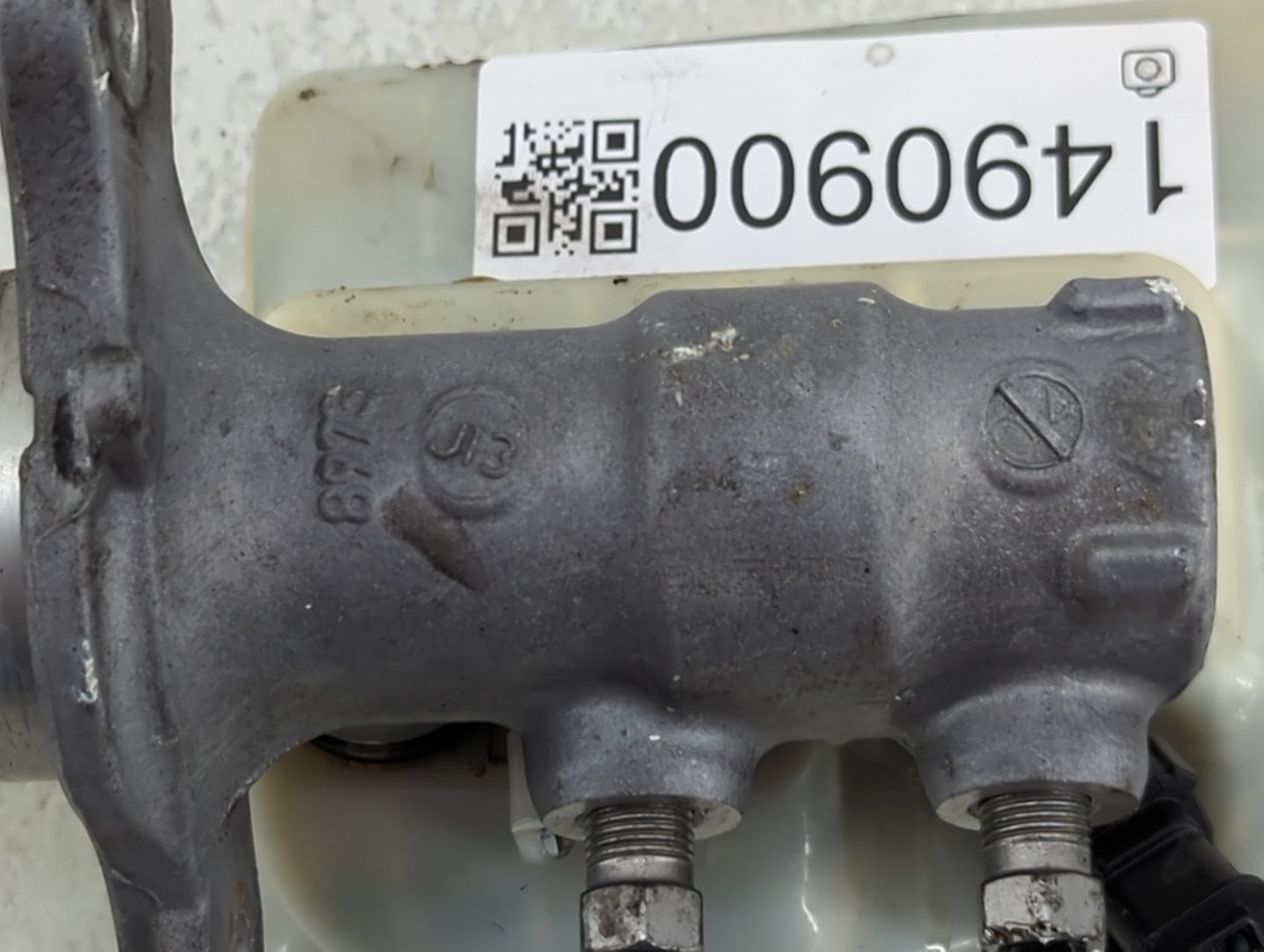 2012-2020 Dodge Grand Caravan Brake Master Cylinder 1490900 - Oemusedautoparts1.com