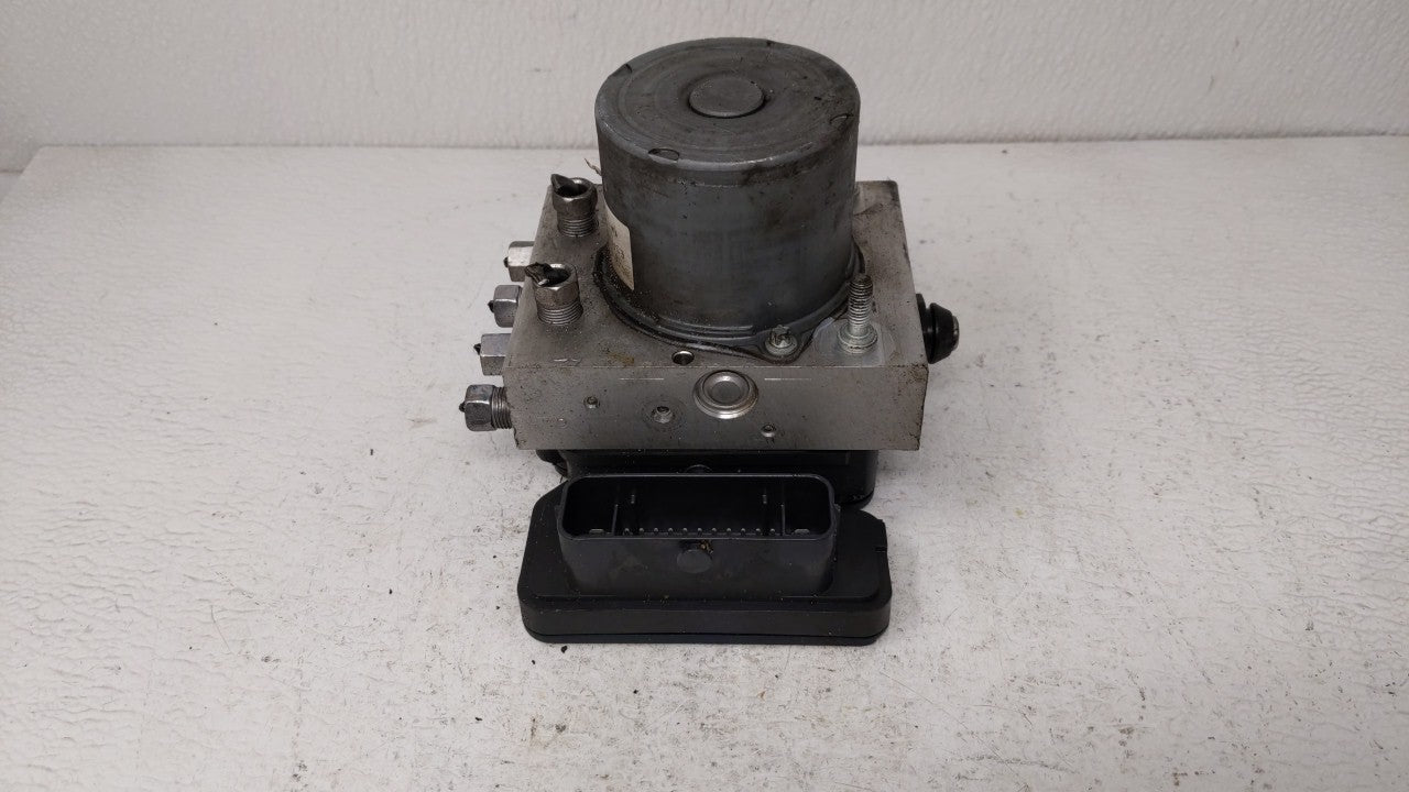 2014 Dodge Grand Caravan ABS Pump Control Module Replacement P/N:P68183803AC 68183803AC Fits OEM Used Auto Parts - Oemusedau