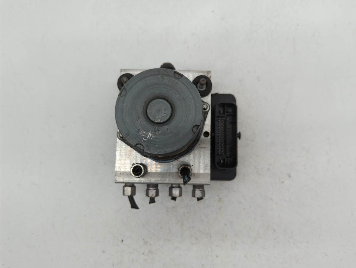 2014 Dodge Grand Caravan ABS Pump Control Module Replacement P/N:P68183803AC Fits OEM Used Auto Parts - Oemusedautoparts1.co