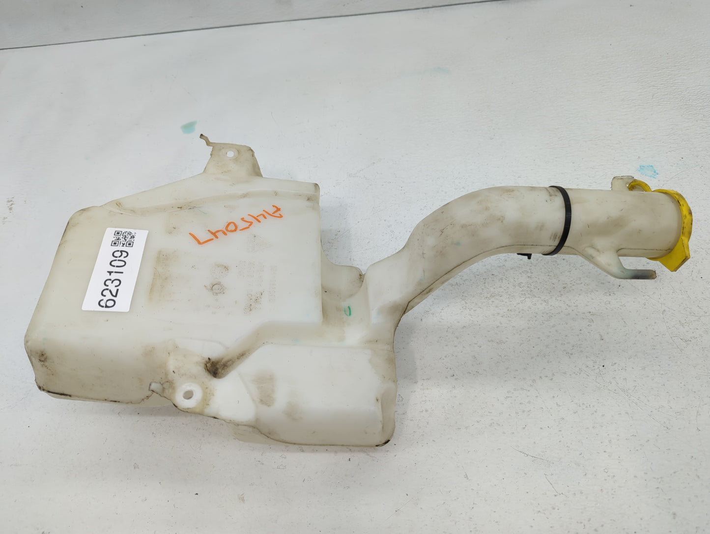2011 Dodge Grand Caravan Windshield Washer Fluid Reservoir Bottle Oem - Oemusedautoparts1.com