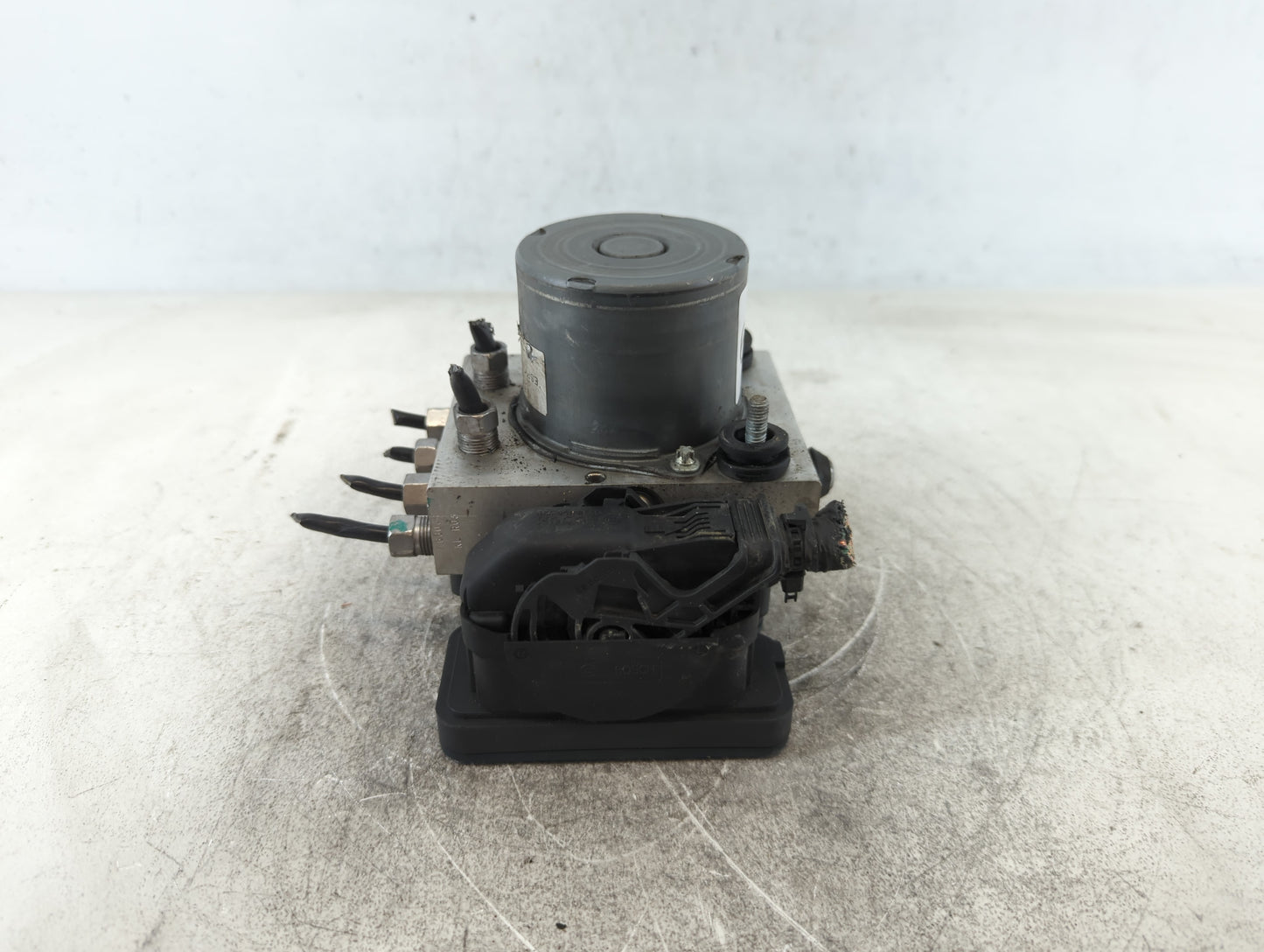 2014 Dodge Grand Caravan ABS Pump Control Module Replacement P/N:P68183803AC Fits OEM Used Auto Parts - Oemusedautoparts1.co