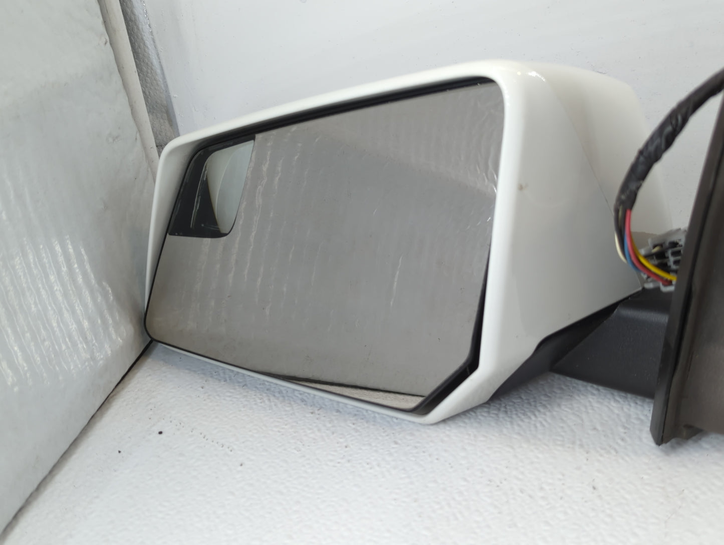 2011-2020 Dodge Grand Caravan Driver Side View Mirror - Left Door Mirror OEM Used - Oemusedautoparts1.com