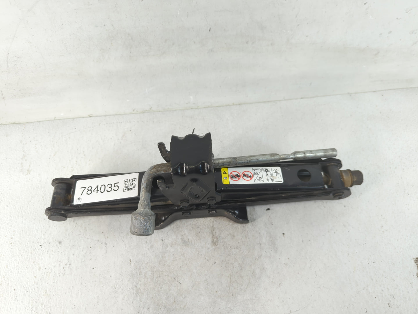 2014 Dodge Grand Caravan Spare Scissor Car Jack - Oemusedautoparts1.com