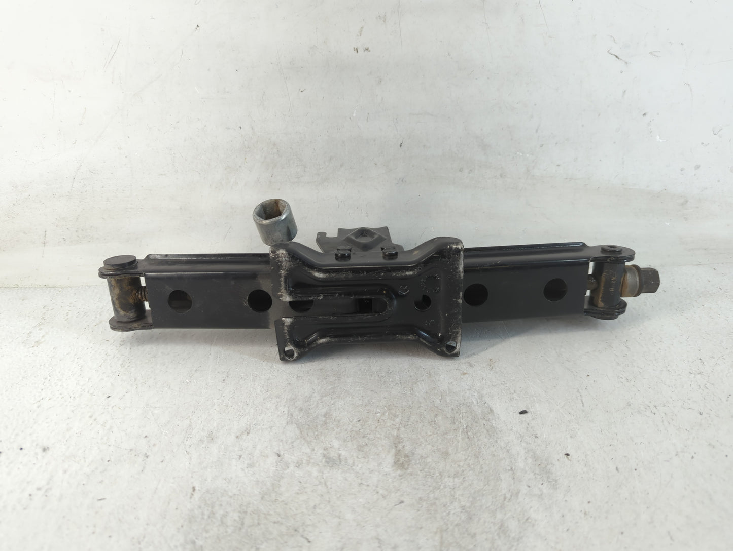 2014 Dodge Grand Caravan Spare Scissor Car Jack - Oemusedautoparts1.com
