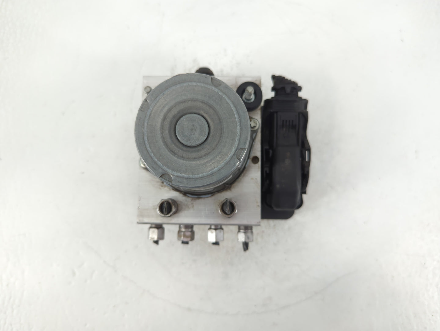 2014 Dodge Grand Caravan ABS Pump Control Module Replacement P/N:P68183803AC Fits OEM Used Auto Parts - Oemusedautoparts1.co