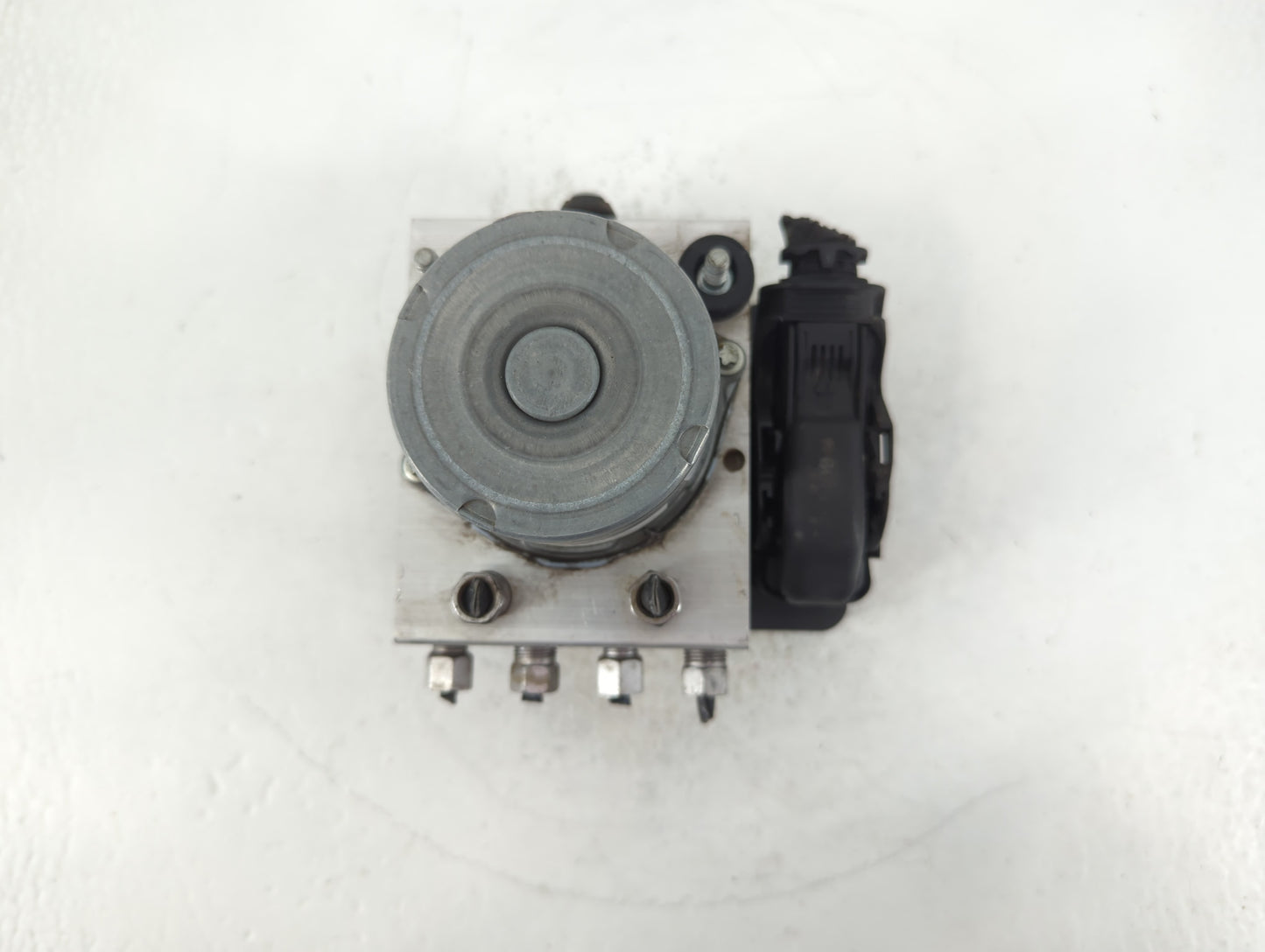2014 Dodge Grand Caravan ABS Pump Control Module Replacement P/N:P68183803AC Fits OEM Used Auto Parts - Oemusedautoparts1.co