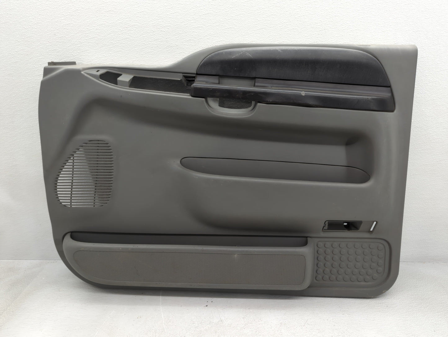 2014 Dodge Grand Caravan Front Left Driver Interior Door Panel Trim - Oemusedautoparts1.com
