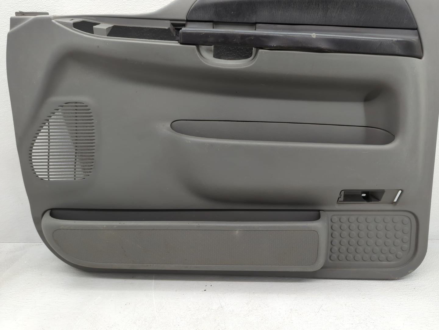 2014 Dodge Grand Caravan Front Left Driver Interior Door Panel Trim - Oemusedautoparts1.com