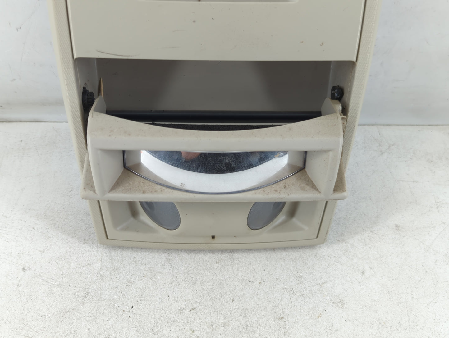 2011-2020 Dodge Grand Caravan Overhead Roof Console Interior Dome Light - Oemusedautoparts1.com