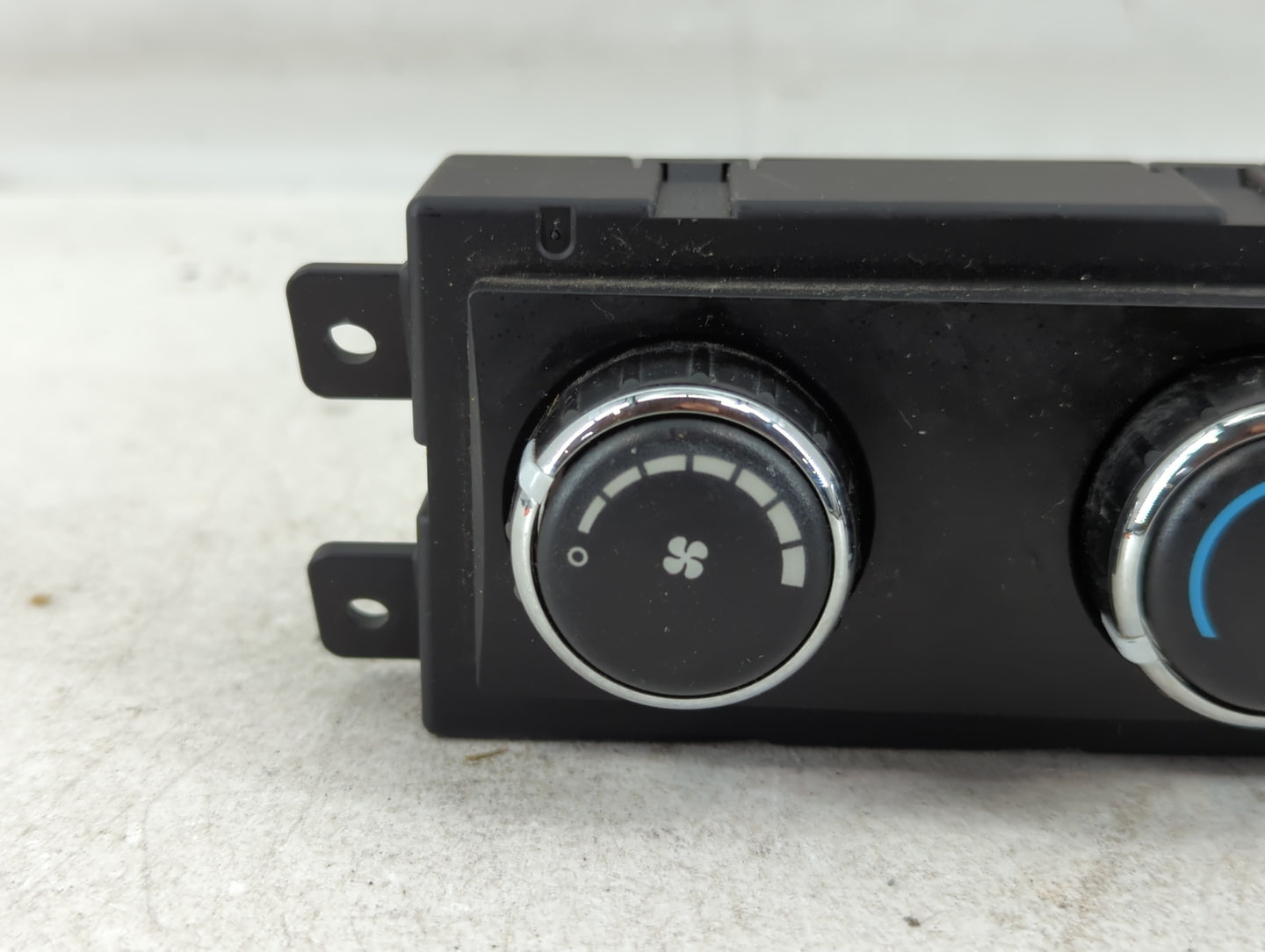 2014 Dodge Grand Caravan Climate Control Module Temperature AC/Heater Replacement Fits OEM Used Auto Parts - Oemusedautopart