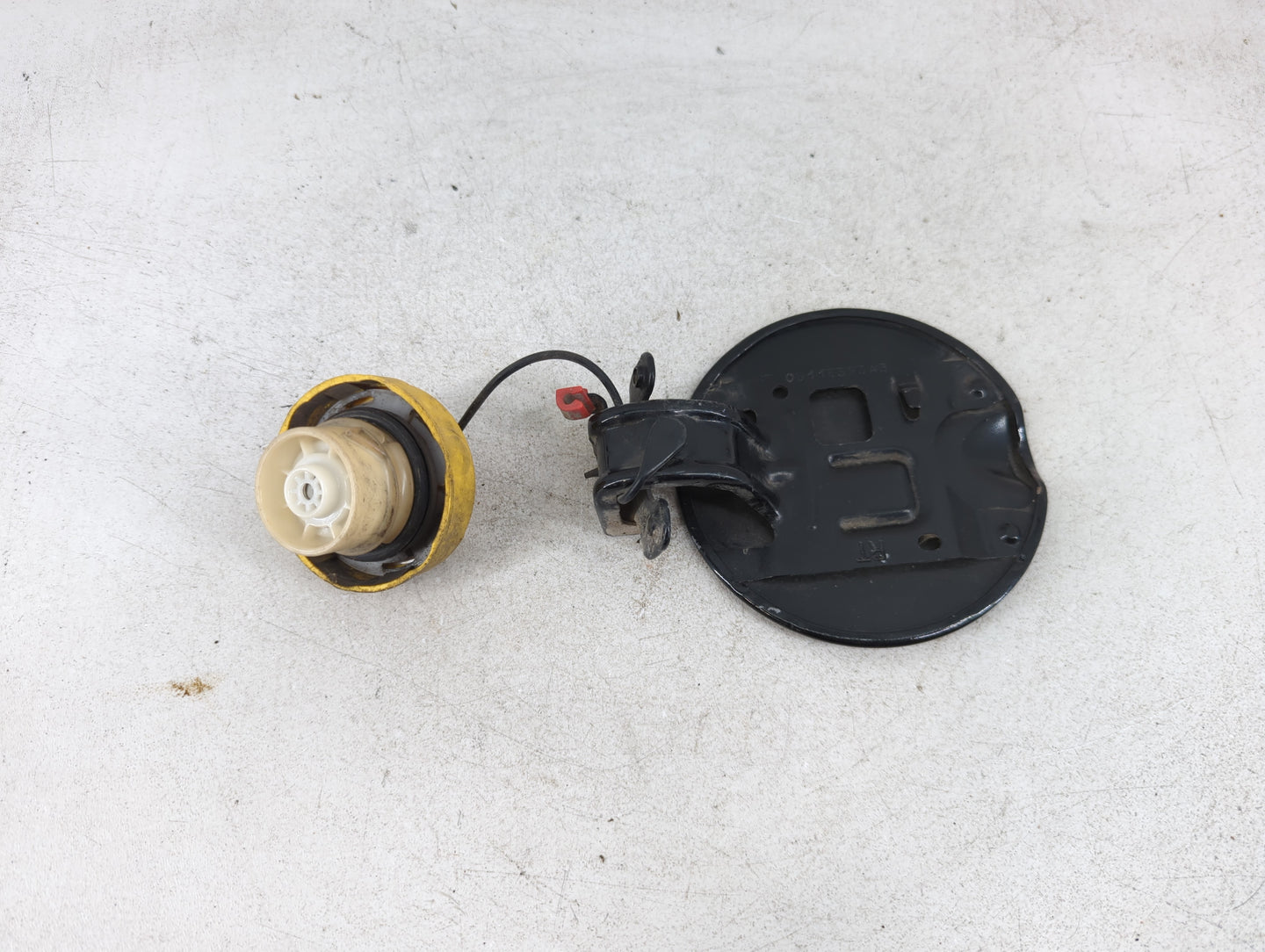 2014 Dodge Grand Caravan Fuel Tank Door Lid Gas Tank Black - Oemusedautoparts1.com