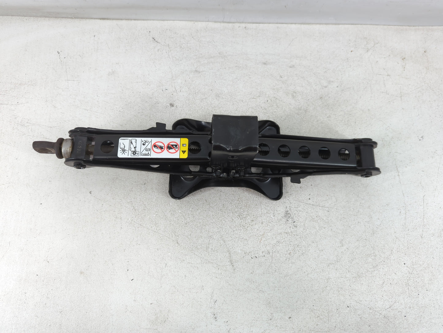 2014 Dodge Journey Spare Scissor Car Jack - Oemusedautoparts1.com