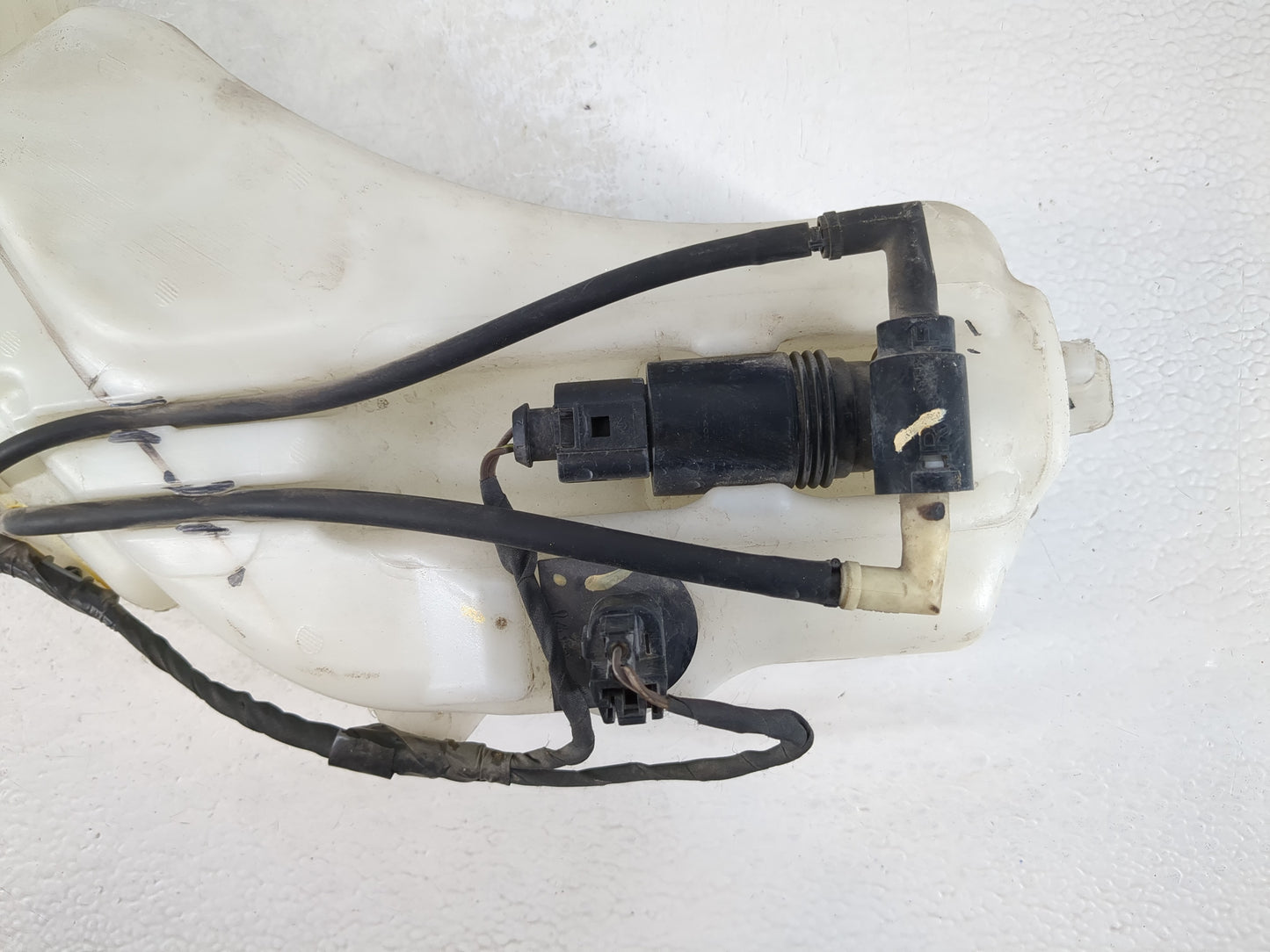 2014 Dodge Journey Windshield Washer Fluid Reservoir Bottle Oem - Oemusedautoparts1.com