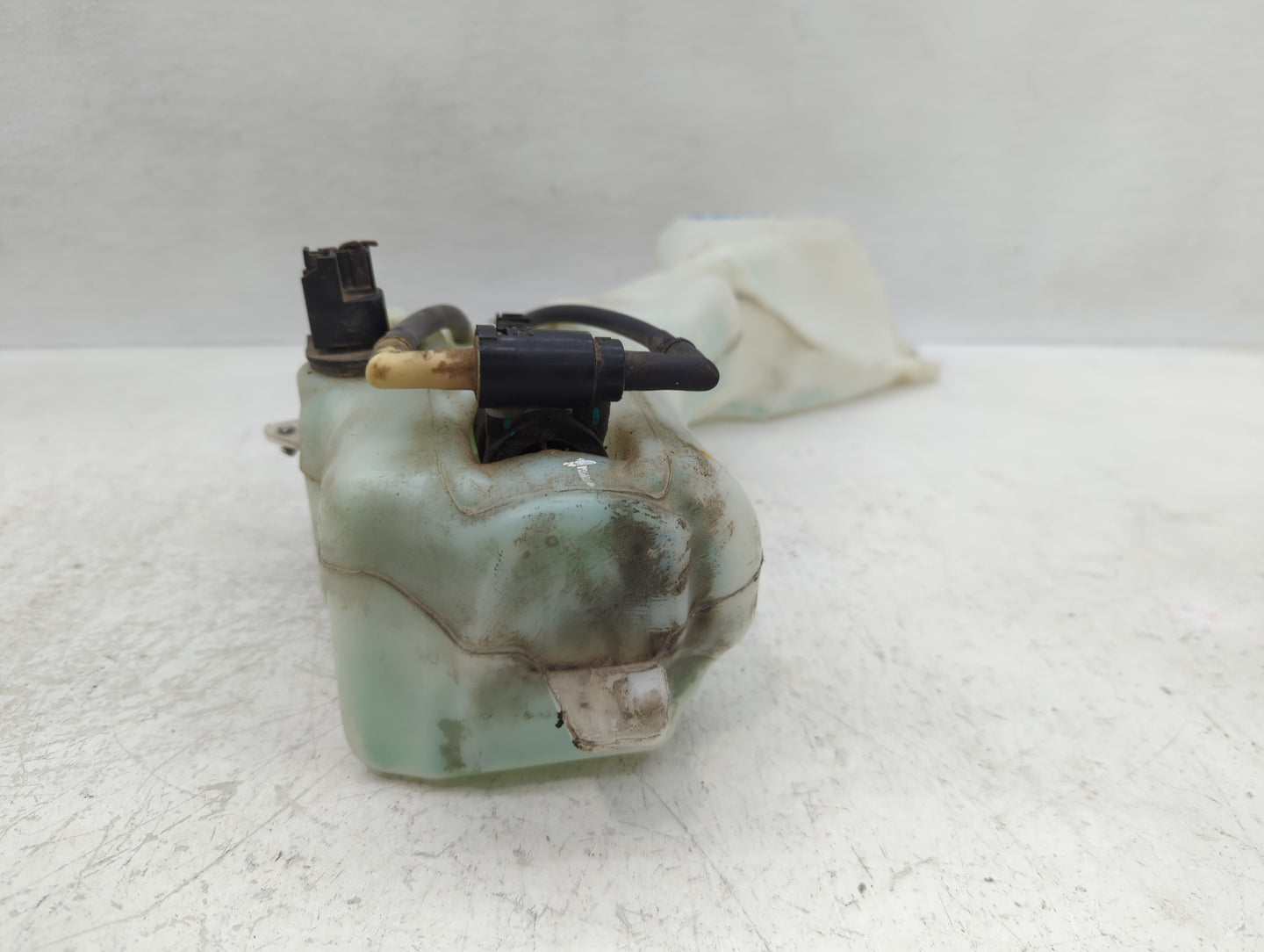 2014 Dodge Journey Windshield Washer Fluid Reservoir Bottle Oem - Oemusedautoparts1.com