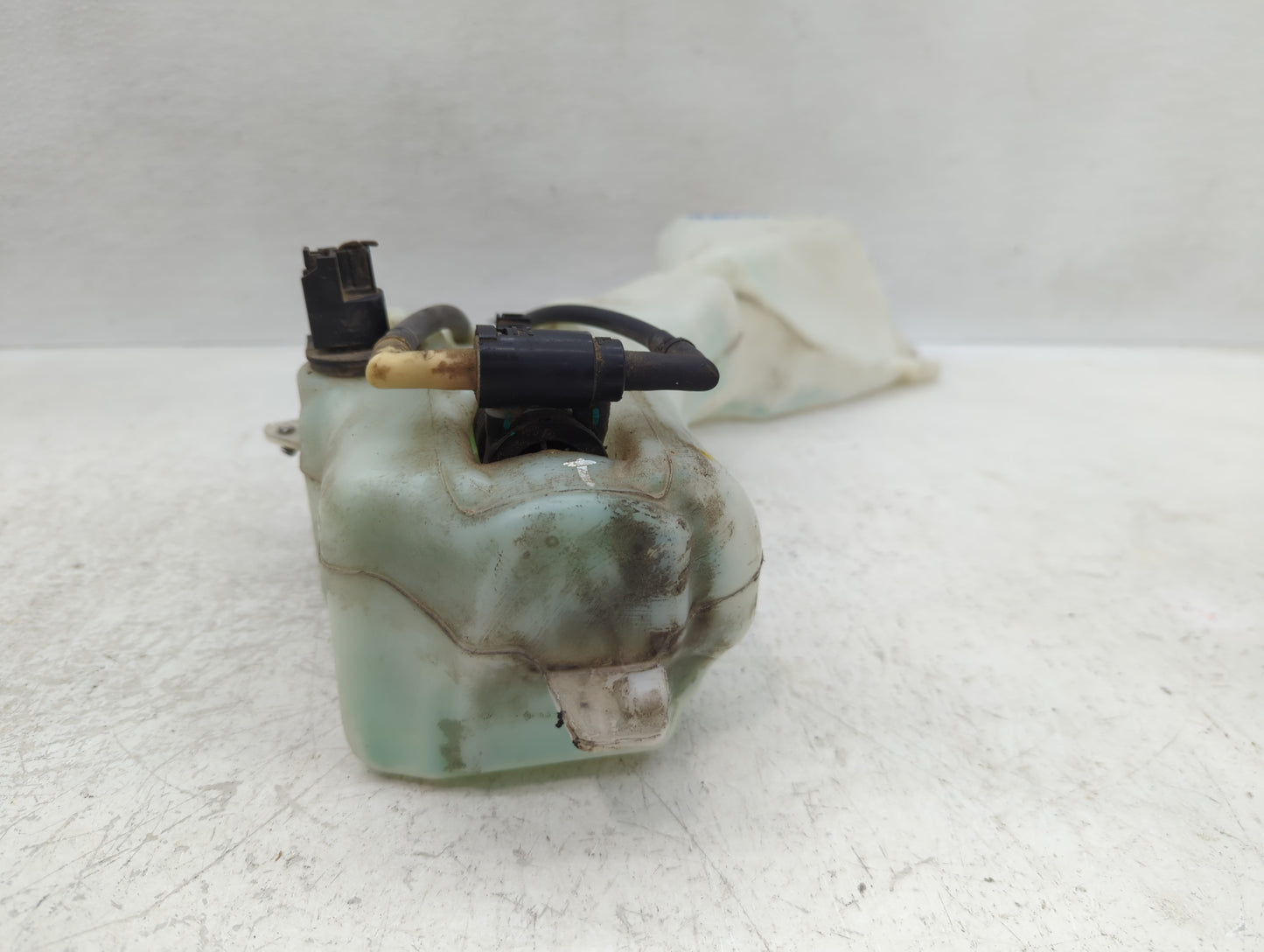 2014 Dodge Journey Windshield Washer Fluid Reservoir Bottle Oem - Oemusedautoparts1.com