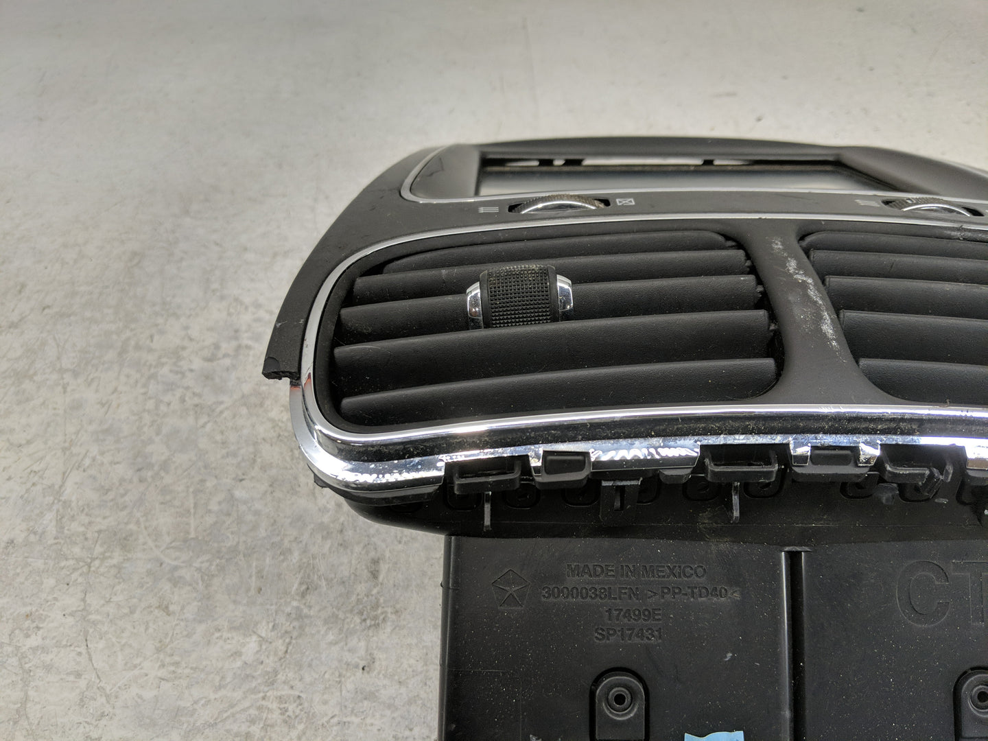 2014 Dodge Journey Information Display Screen - Oemusedautoparts1.com