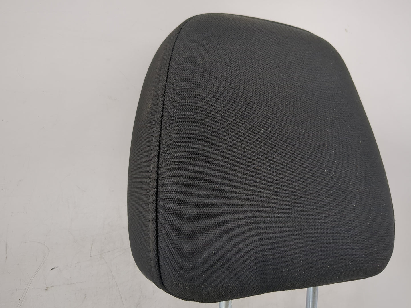 2011-2017 Dodge Journey Headrest Head Rest Rear Center Seat Fits Fits 2011 2012 2013 2014 2015 2016 2017 OEM Used Auto Parts