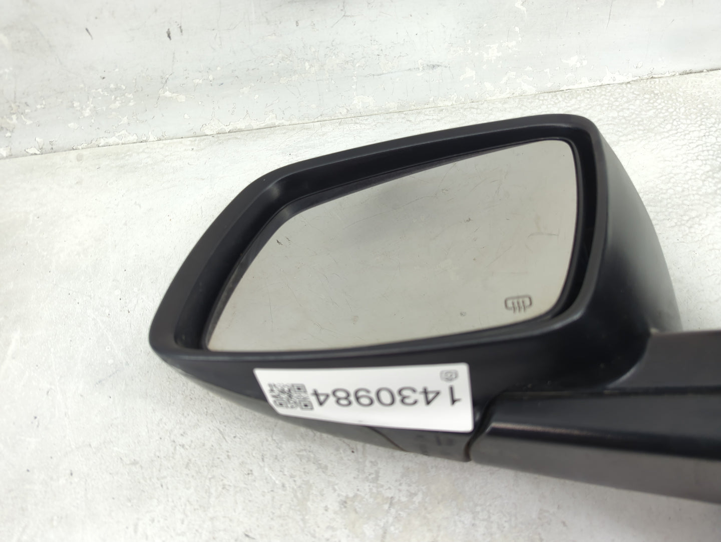 2014 Dodge Journey Driver Side View Mirror - Left Door Mirror OEM Used - Oemusedautoparts1.com