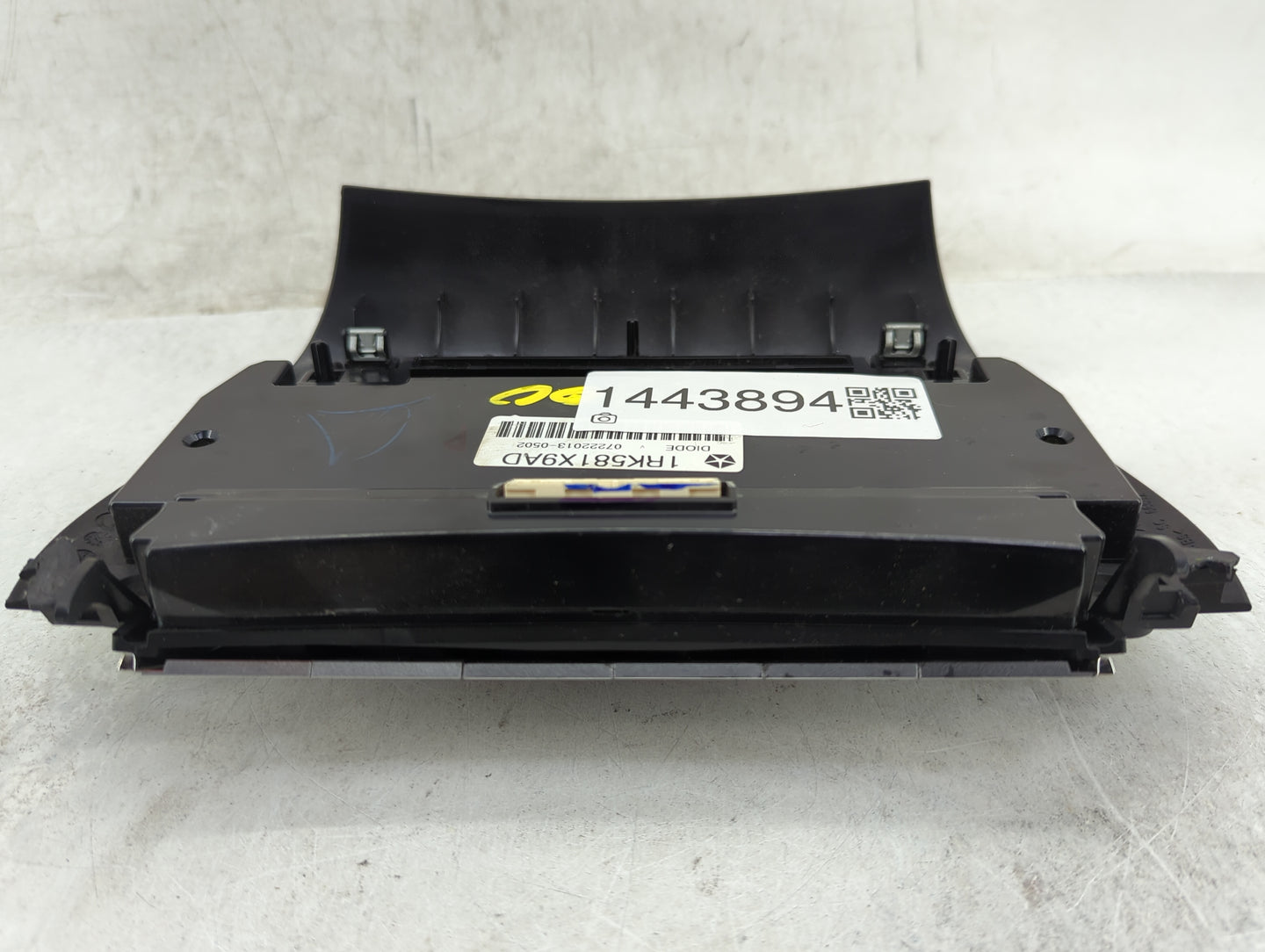 2011-2017 Dodge Journey Climate Control Module Temperature AC/Heater Replacement P/N:1RK581X9AD Fits OEM Used Auto Parts - O