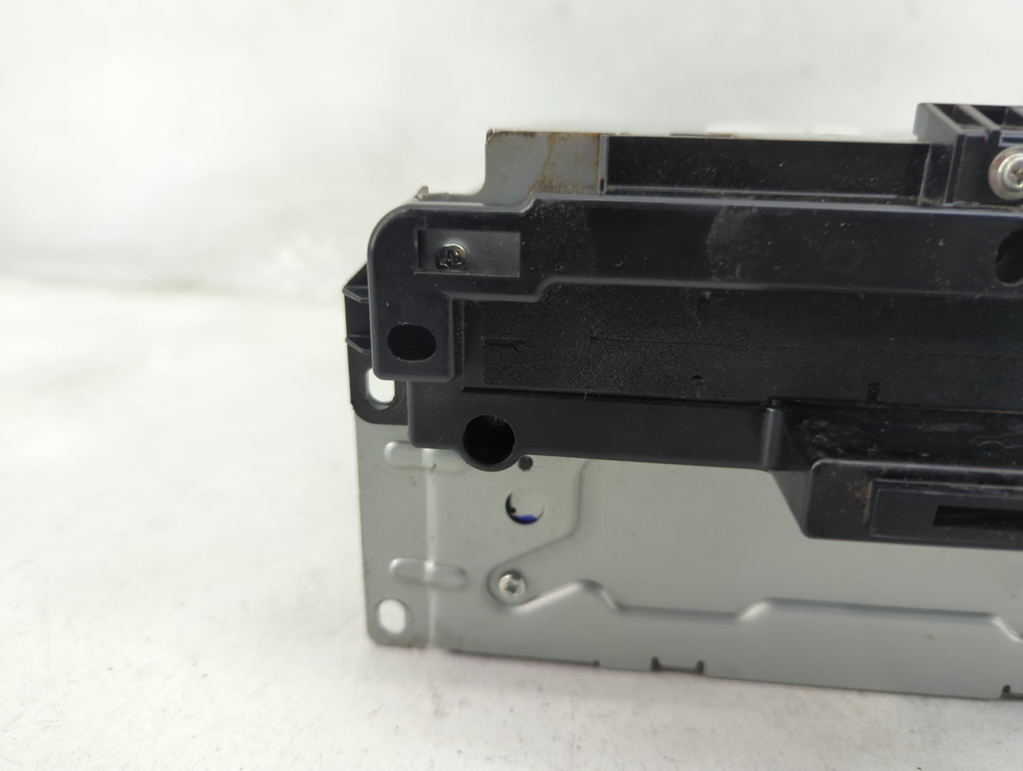 2014 Dodge Journey Radio AM FM Cd Player Receiver Replacement P/N:P68210553AE CQ-ZC03E1GXB Fits OEM Used Auto Parts - Oemuse