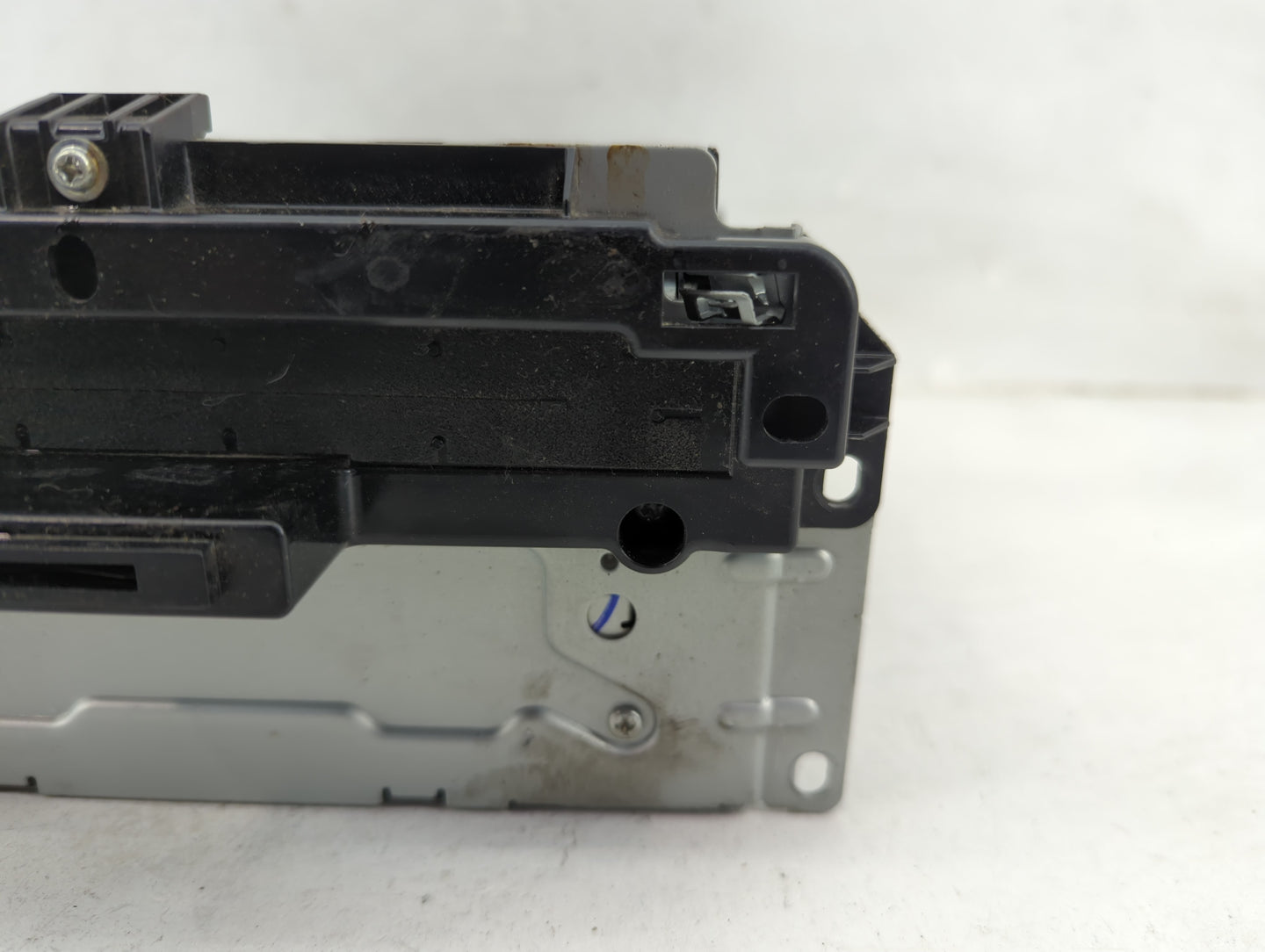 2014 Dodge Journey Radio AM FM Cd Player Receiver Replacement P/N:P68210553AE CQ-ZC03E1GXB Fits OEM Used Auto Parts - Oemuse