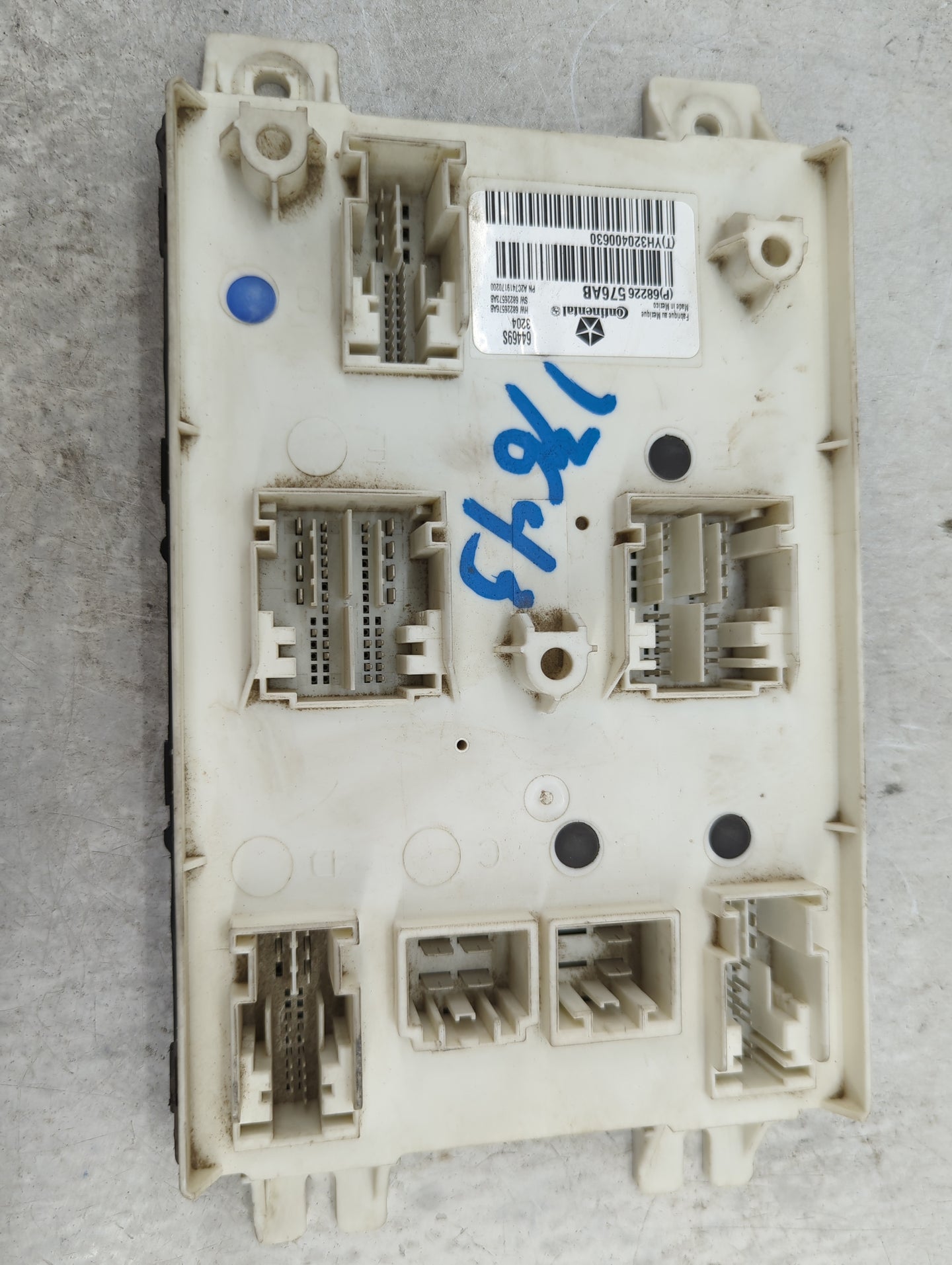 2014 Dodge Journey Body Control Module Bcm Inner Cabin Fuse Box - Oemusedautoparts1.com