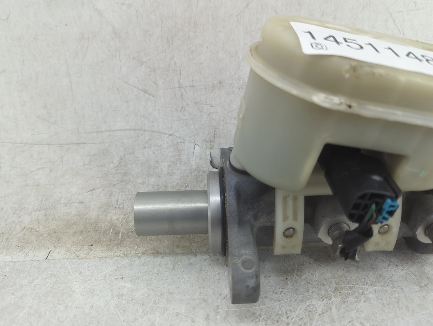 2014 Dodge Journey Brake Master Cylinder 1451148 - Oemusedautoparts1.com