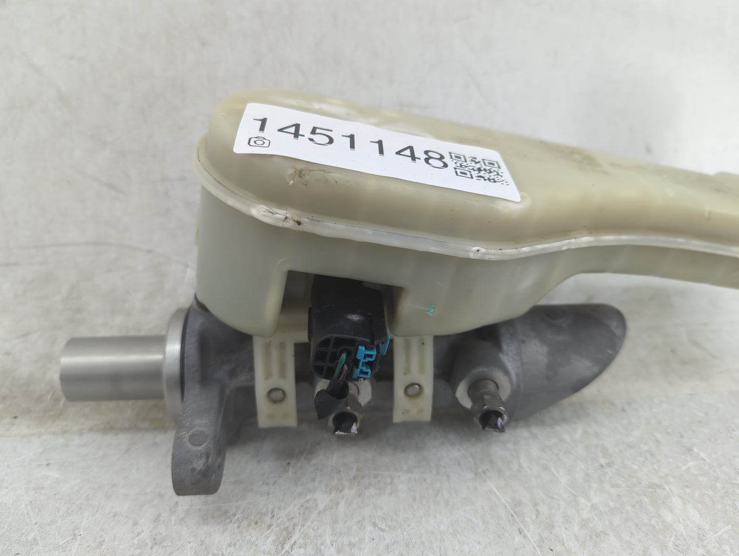 2014 Dodge Journey Brake Master Cylinder 1451148 - Oemusedautoparts1.com