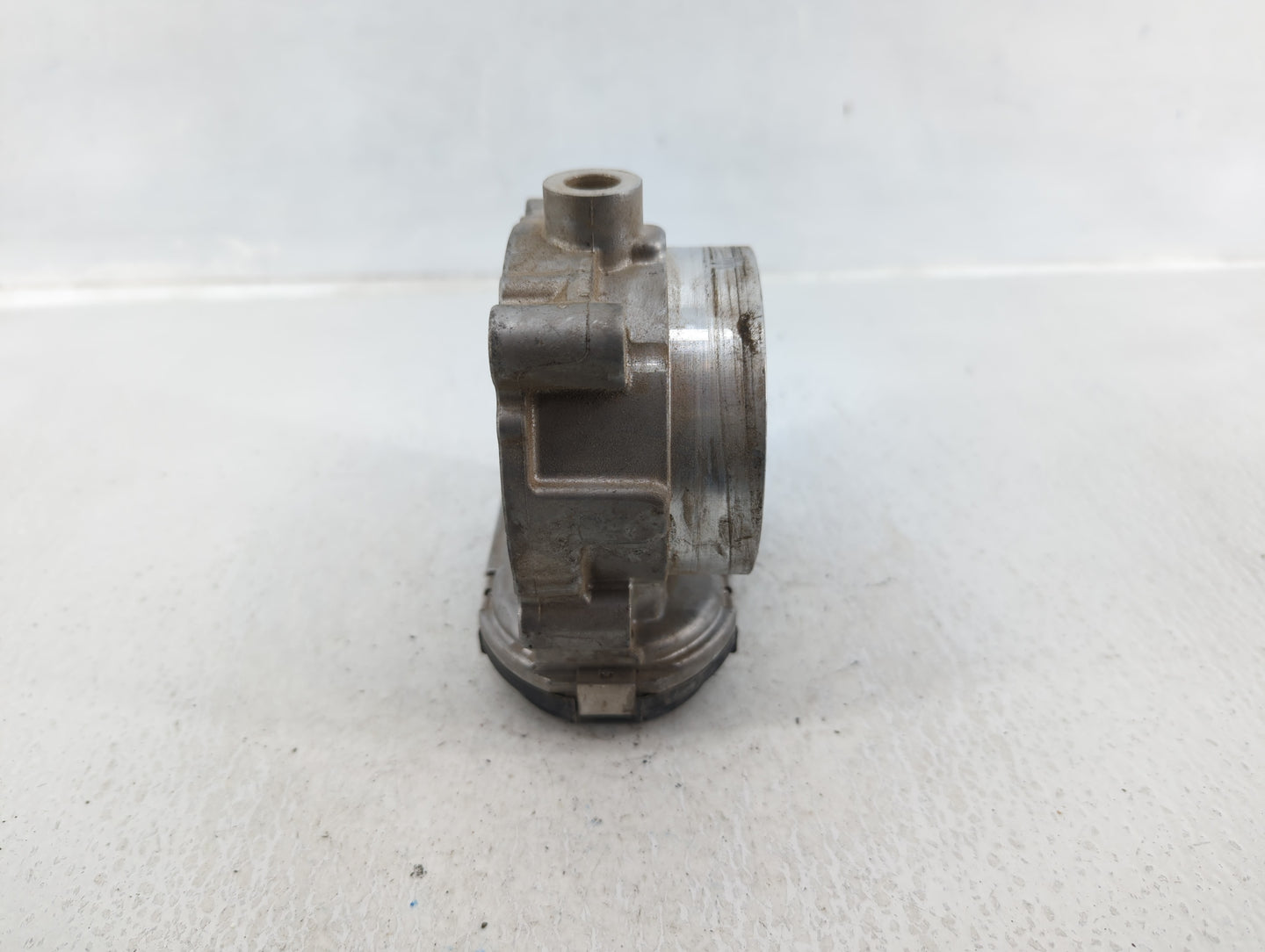 2011-2019 Dodge Journey Throttle Body Fits Fits 2011 2012 2013 2014 2015 2016 2017 2018 2019 2020 2021 2022 OEM Used Auto Pa