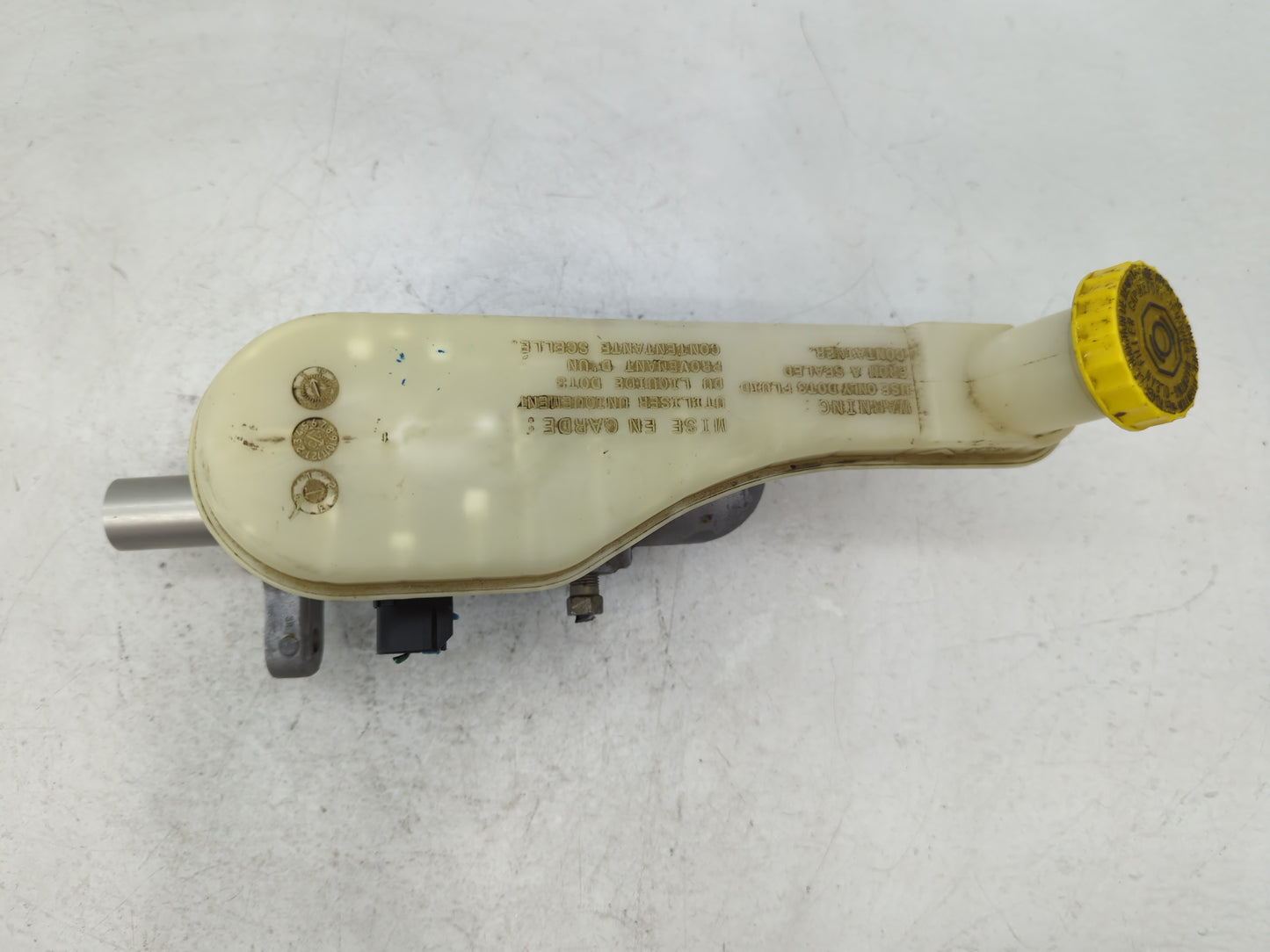 2014 Dodge Journey Brake Master Cylinder 610489 - Oemusedautoparts1.com