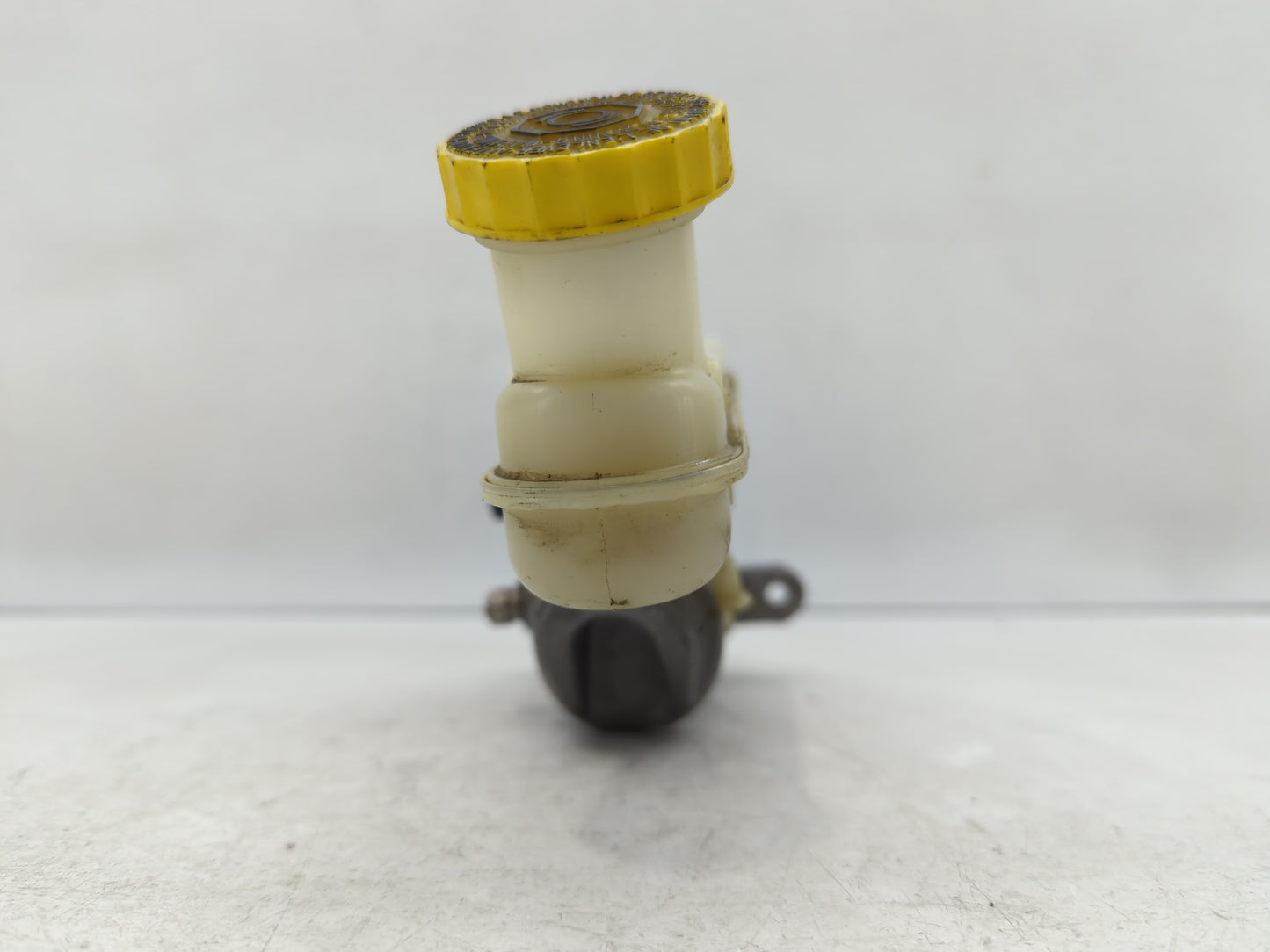 2014 Dodge Journey Brake Master Cylinder 610489 - Oemusedautoparts1.com