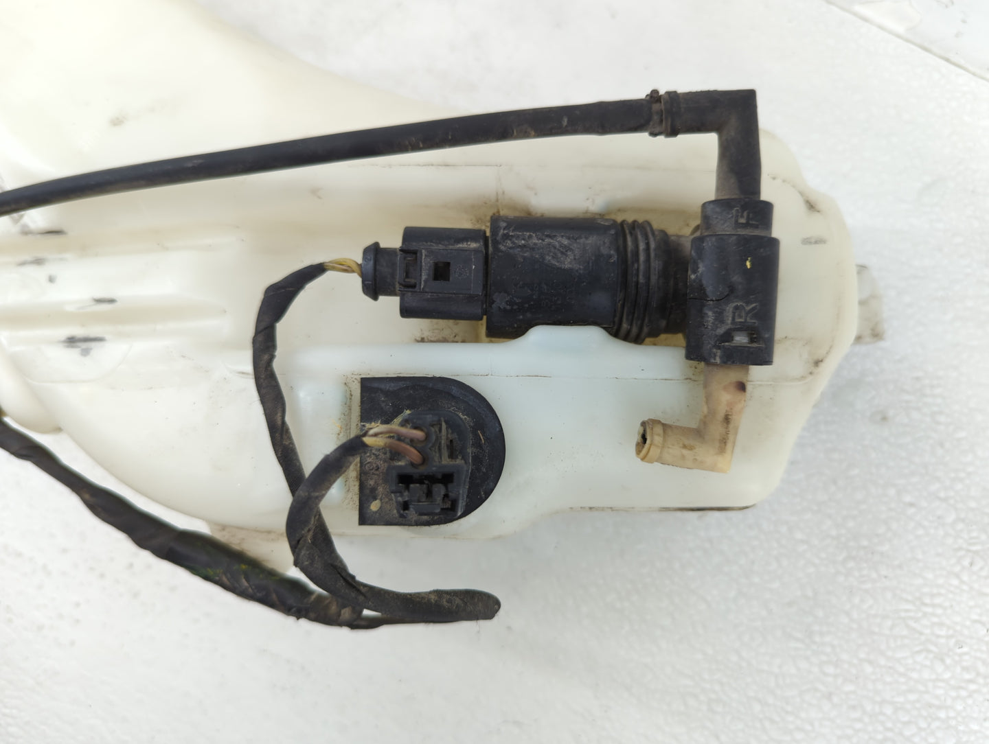 2014 Dodge Journey Windshield Washer Fluid Reservoir Bottle Oem - Oemusedautoparts1.com