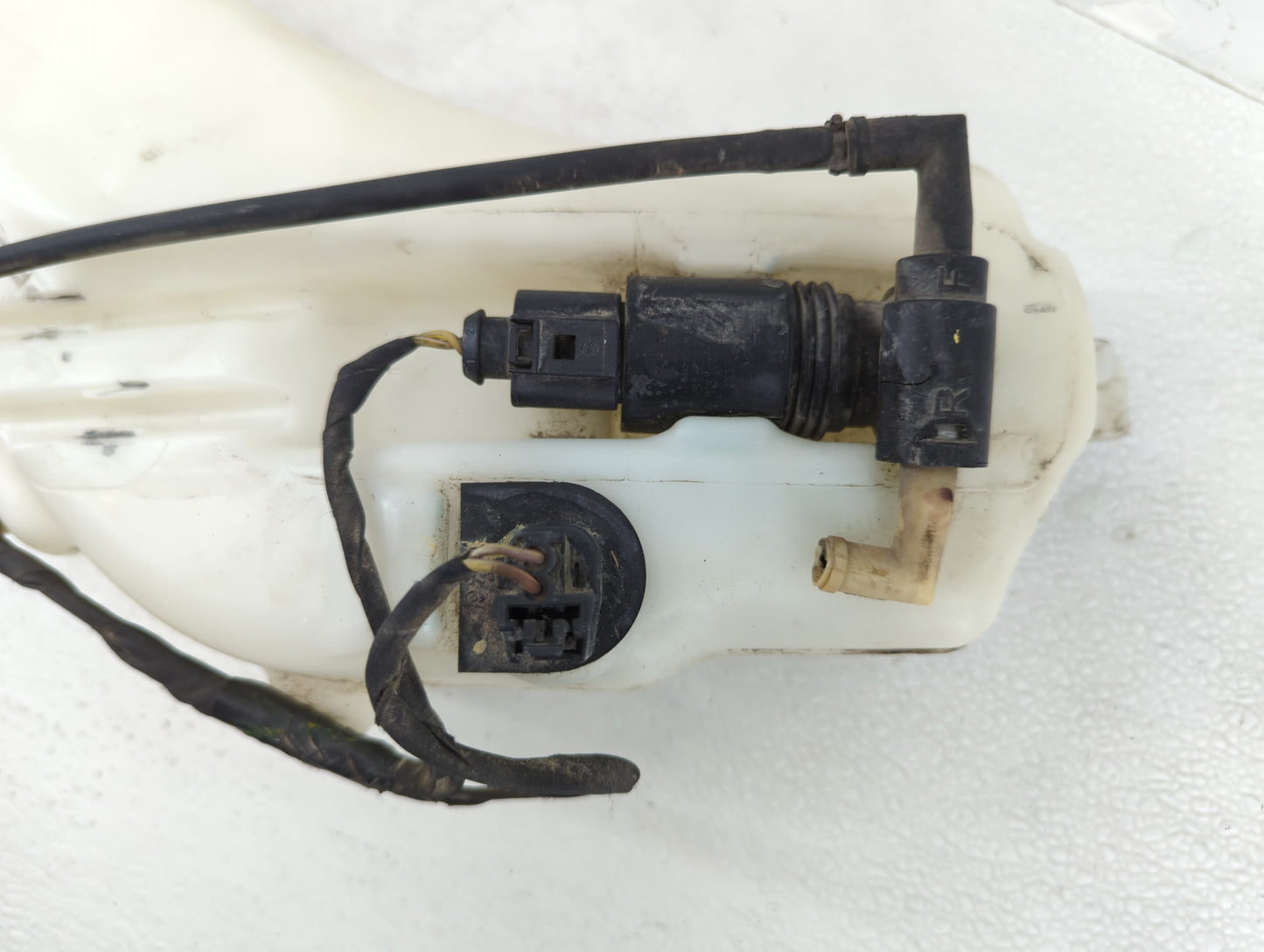2014 Dodge Journey Windshield Washer Fluid Reservoir Bottle Oem - Oemusedautoparts1.com