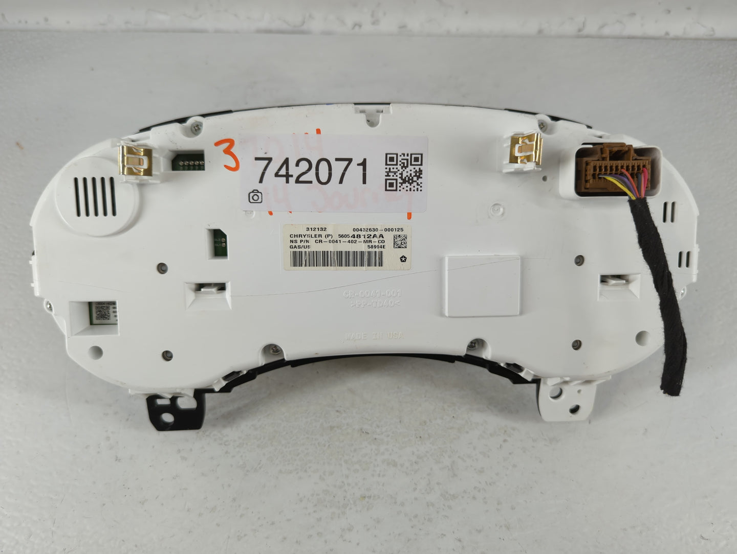 2014 Dodge Journey Instrument Cluster Speedometer Gauges P/N:CR-0041-402-MR-C0 56054812AA Fits OEM Used Auto Parts - Oemused