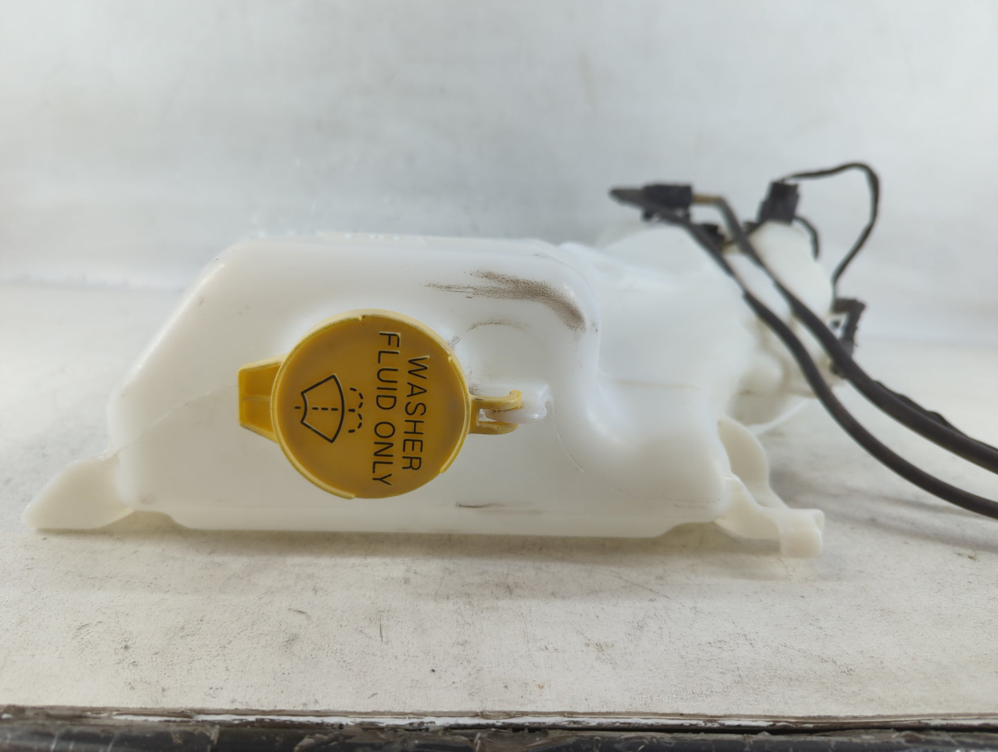 2014 Dodge Journey Windshield Washer Fluid Reservoir Bottle Oem 773805 - Oemusedautoparts1.com