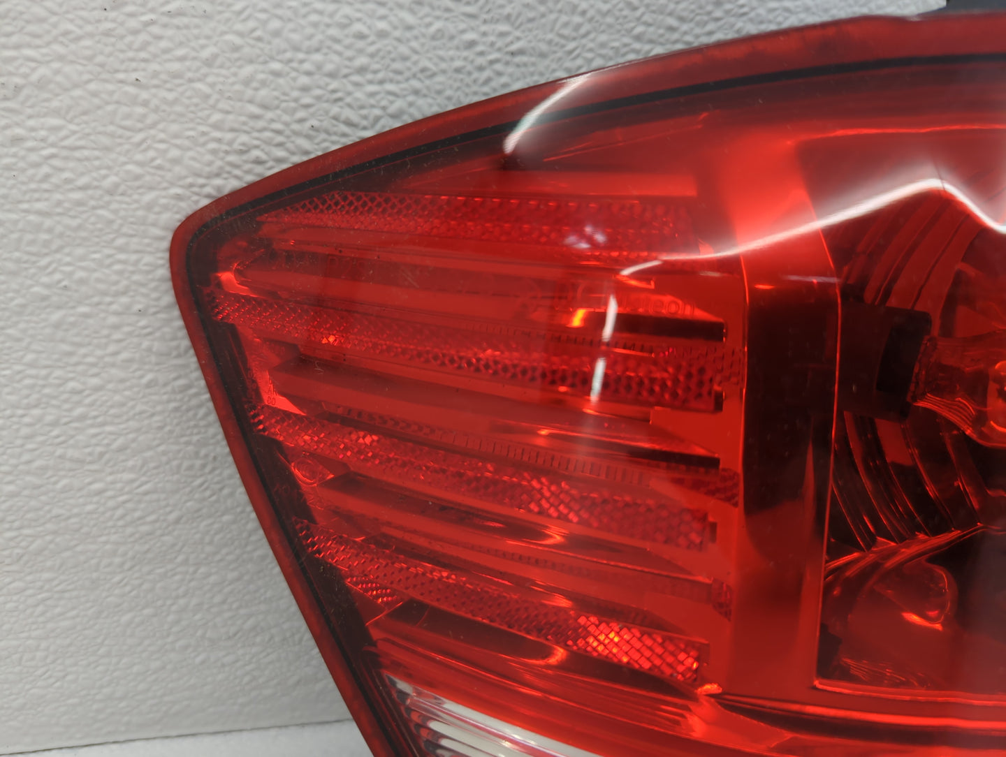 2014 Dodge Journey Tail Light Assembly Driver Left OEM P/N:051162291AH Fits OEM Used Auto Parts - Oemusedautoparts1.com
