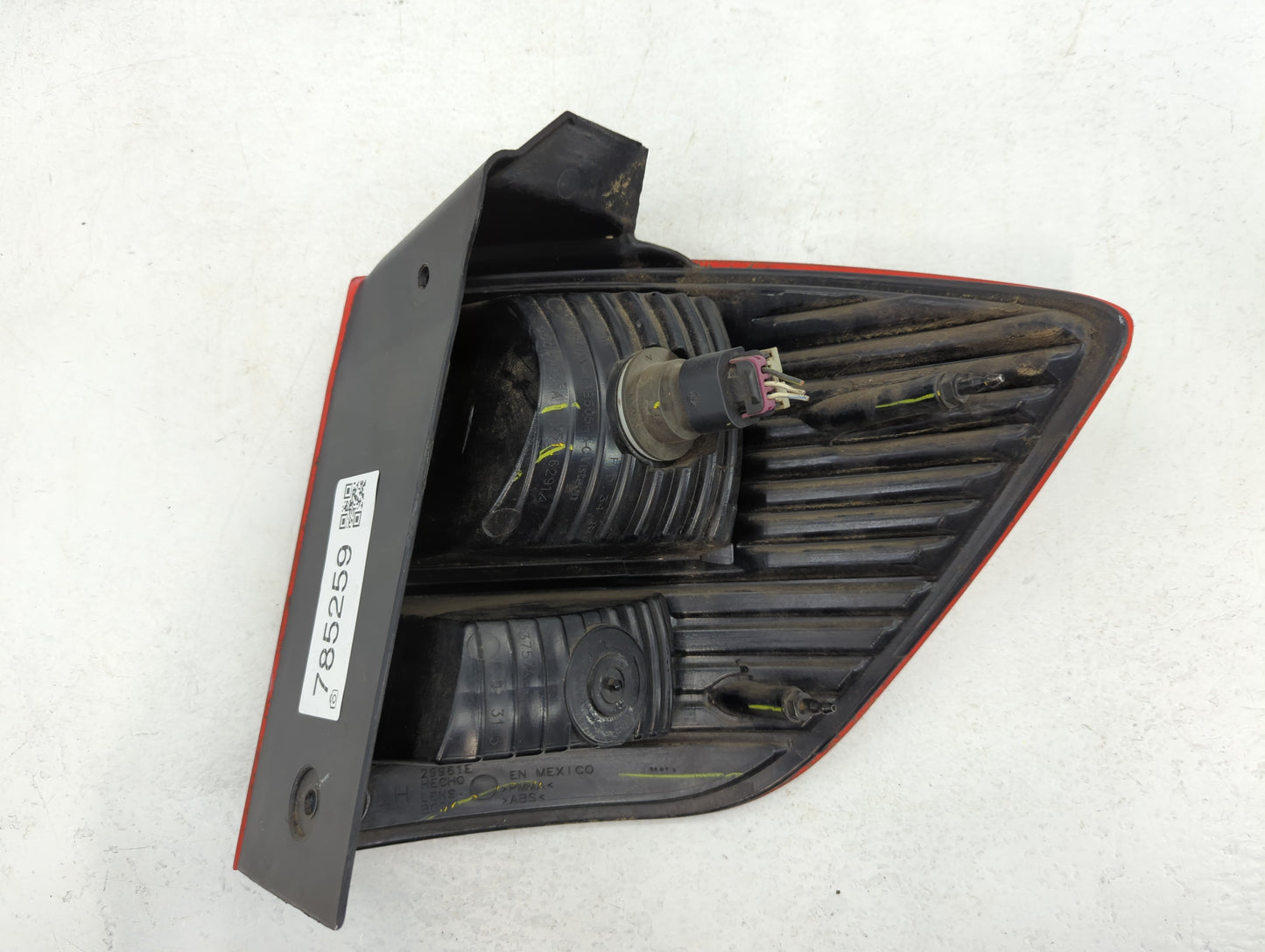 2014 Dodge Journey Tail Light Assembly Driver Left OEM P/N:051162291AH Fits OEM Used Auto Parts - Oemusedautoparts1.com